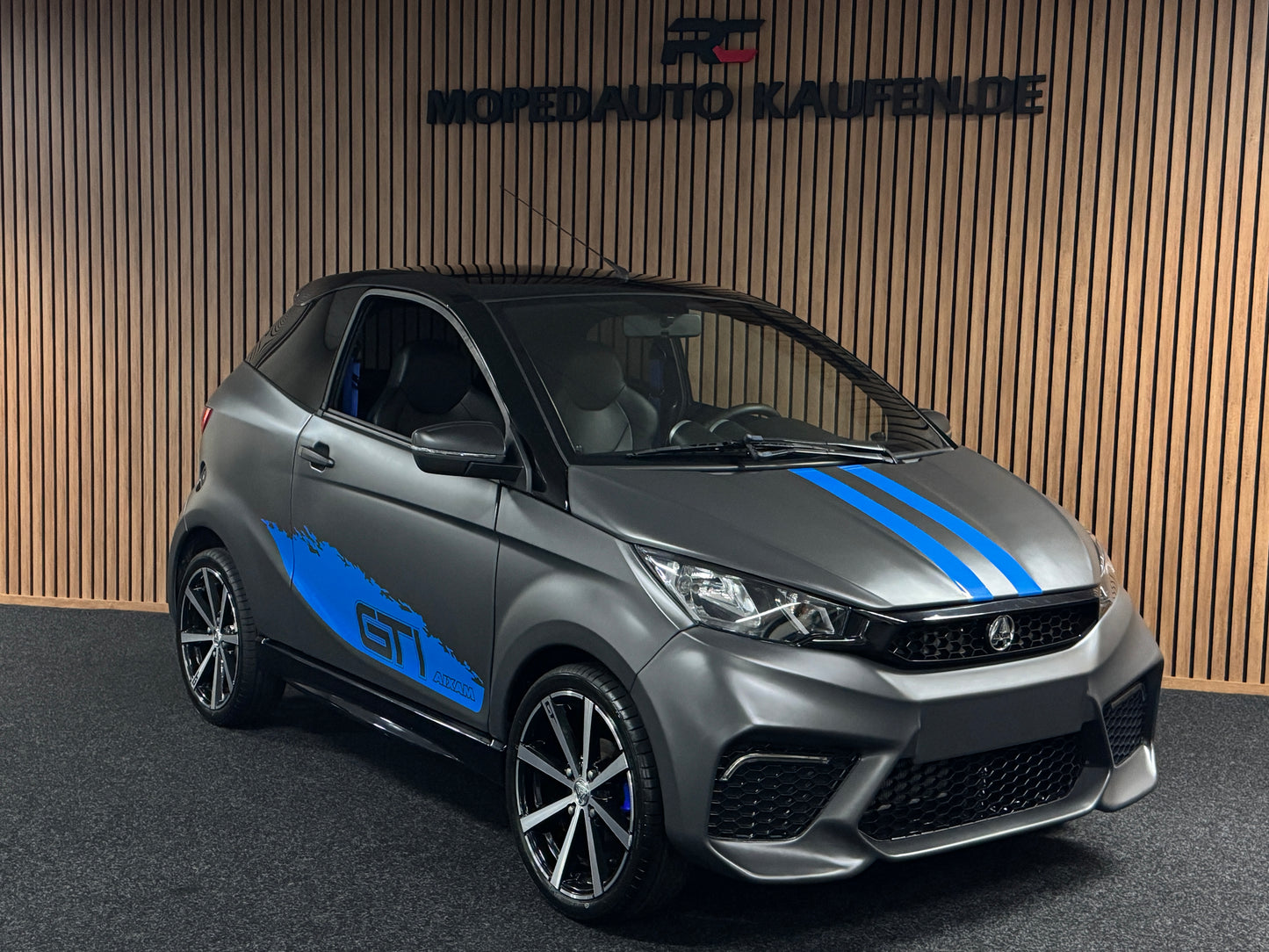 Aixam Sport Coupé GTI Matt Grau| 8 PS Kubota Motor | Rückfahrkamera | 45 km/h | Innerhalb 250 KM Kostenlose Lieferung | Mopedauto | Leichtmobile