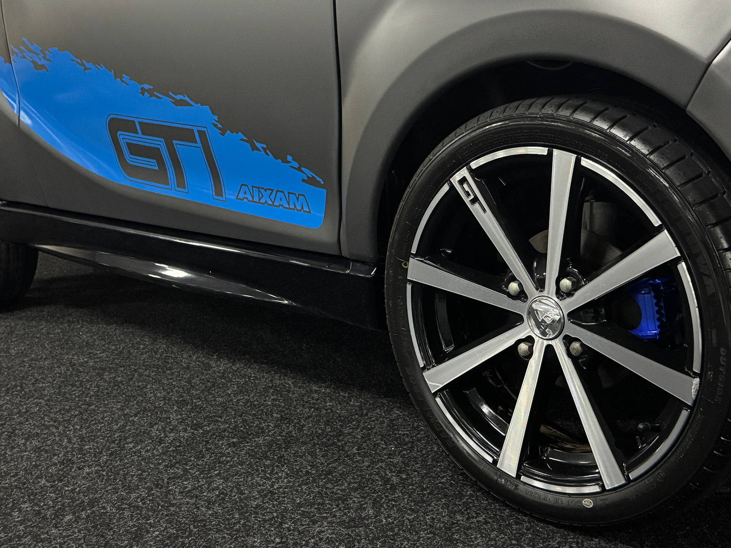 Aixam Sport Coupé GTI Matt Grau| 8 PS Kubota Motor | Rückfahrkamera | 45 km/h | Innerhalb 250 KM Kostenlose Lieferung | Mopedauto | Leichtmobile
