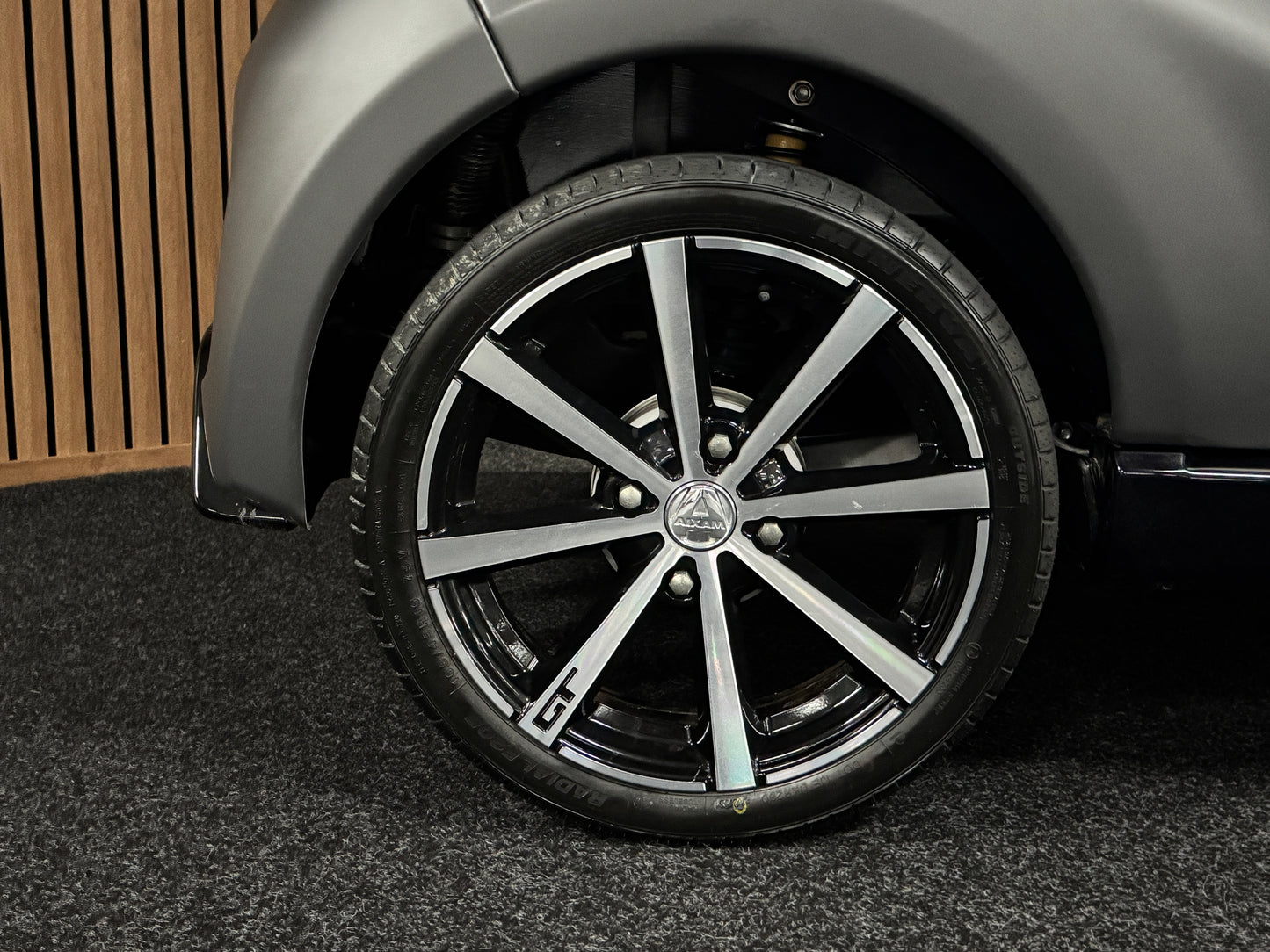 Aixam Sport Coupé GTI Matt Grau| 8 PS Kubota Motor | Rückfahrkamera | 45 km/h | Innerhalb 250 KM Kostenlose Lieferung | Mopedauto | Leichtmobile
