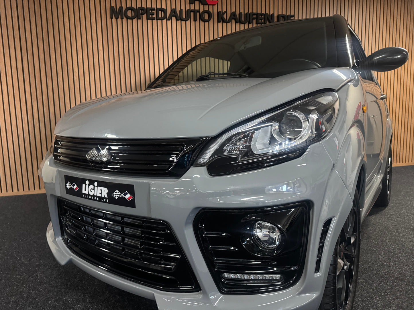 Ligier JS50 Nardo Grau Ultimate Sport | 8 PS Leiser DCI Motor / Apple carplay | Servolenkung | 45 km/h | Innerhalb 250 KM Kostenlose Lieferung | Mopedauto | Leichtmobile