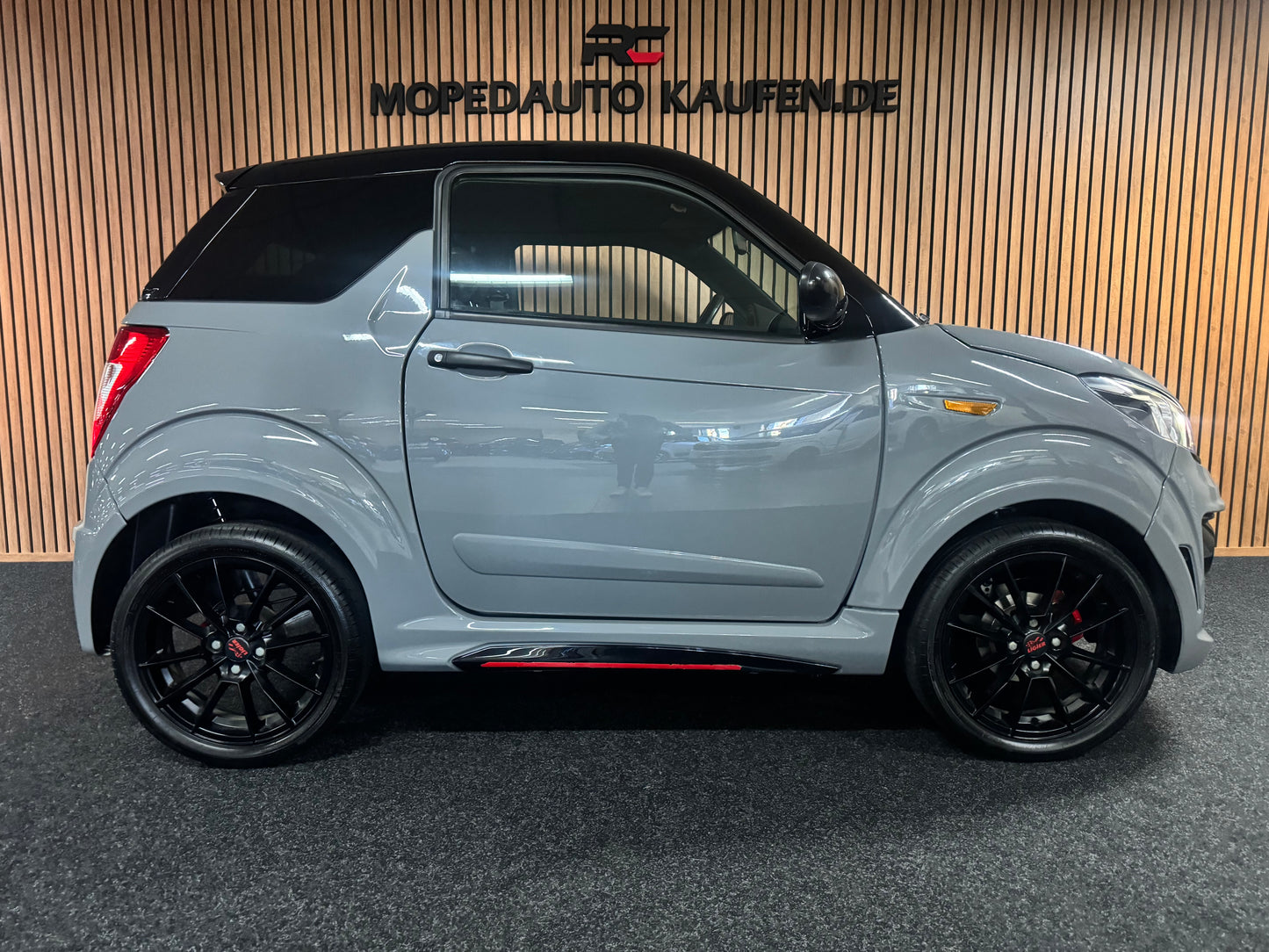 Ligier JS50 Nardo Grau Ultimate Sport | 8 PS Leiser DCI Motor / Apple carplay | Servolenkung | 45 km/h | Innerhalb 250 KM Kostenlose Lieferung | Mopedauto | Leichtmobile