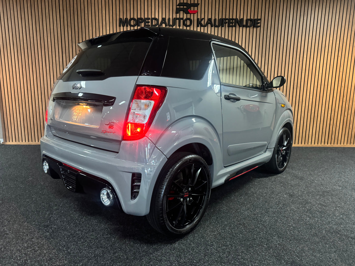 Ligier JS50 Nardo Grau Ultimate Sport | 8 PS Leiser DCI Motor / Apple carplay | Servolenkung | 45 km/h | Innerhalb 250 KM Kostenlose Lieferung | Mopedauto | Leichtmobile
