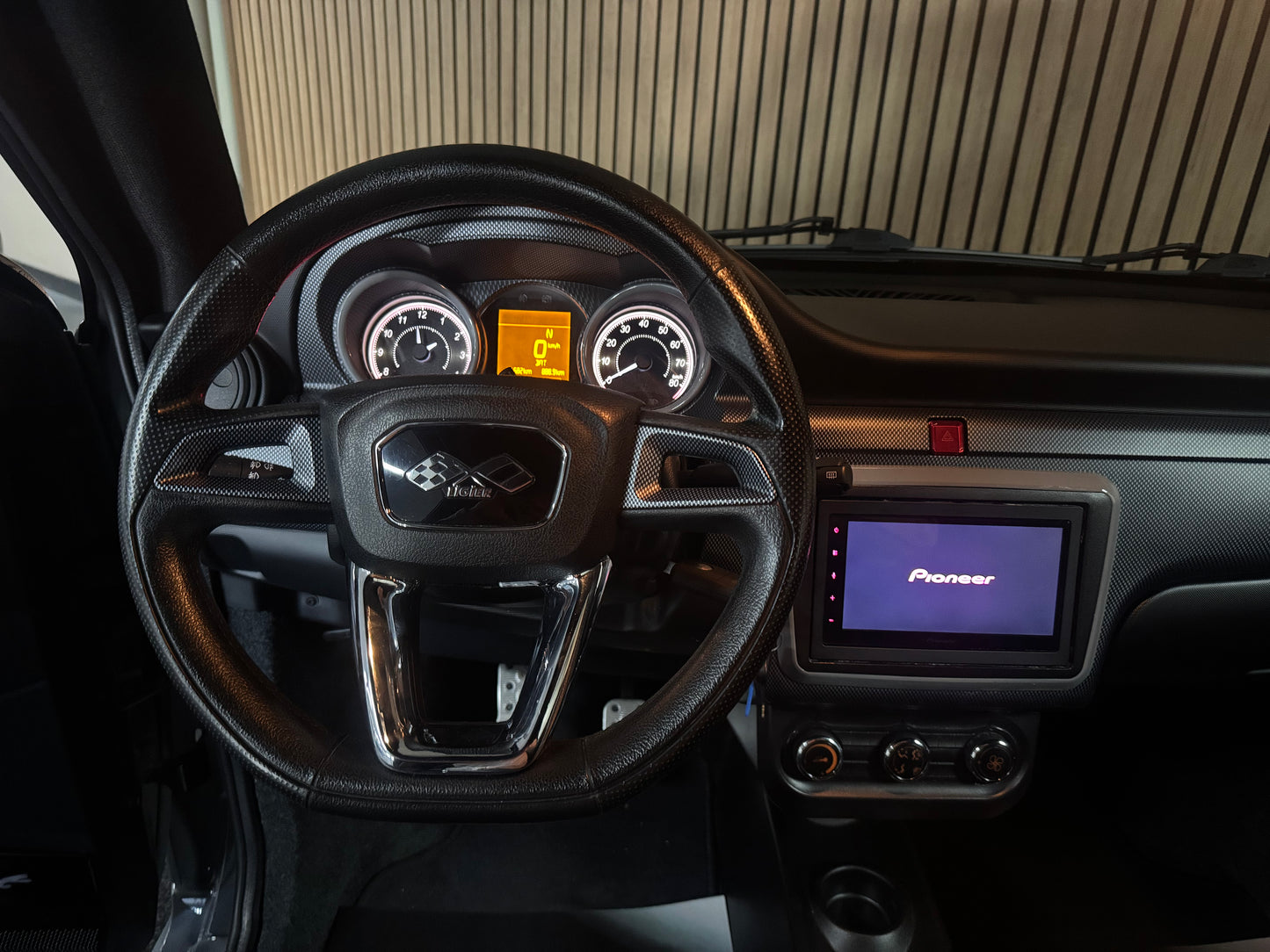 Ligier JS50 Nardo Grau Ultimate Sport | 8 PS Leiser DCI Motor / Apple carplay | Servolenkung | 45 km/h | Innerhalb 250 KM Kostenlose Lieferung | Mopedauto | Leichtmobile