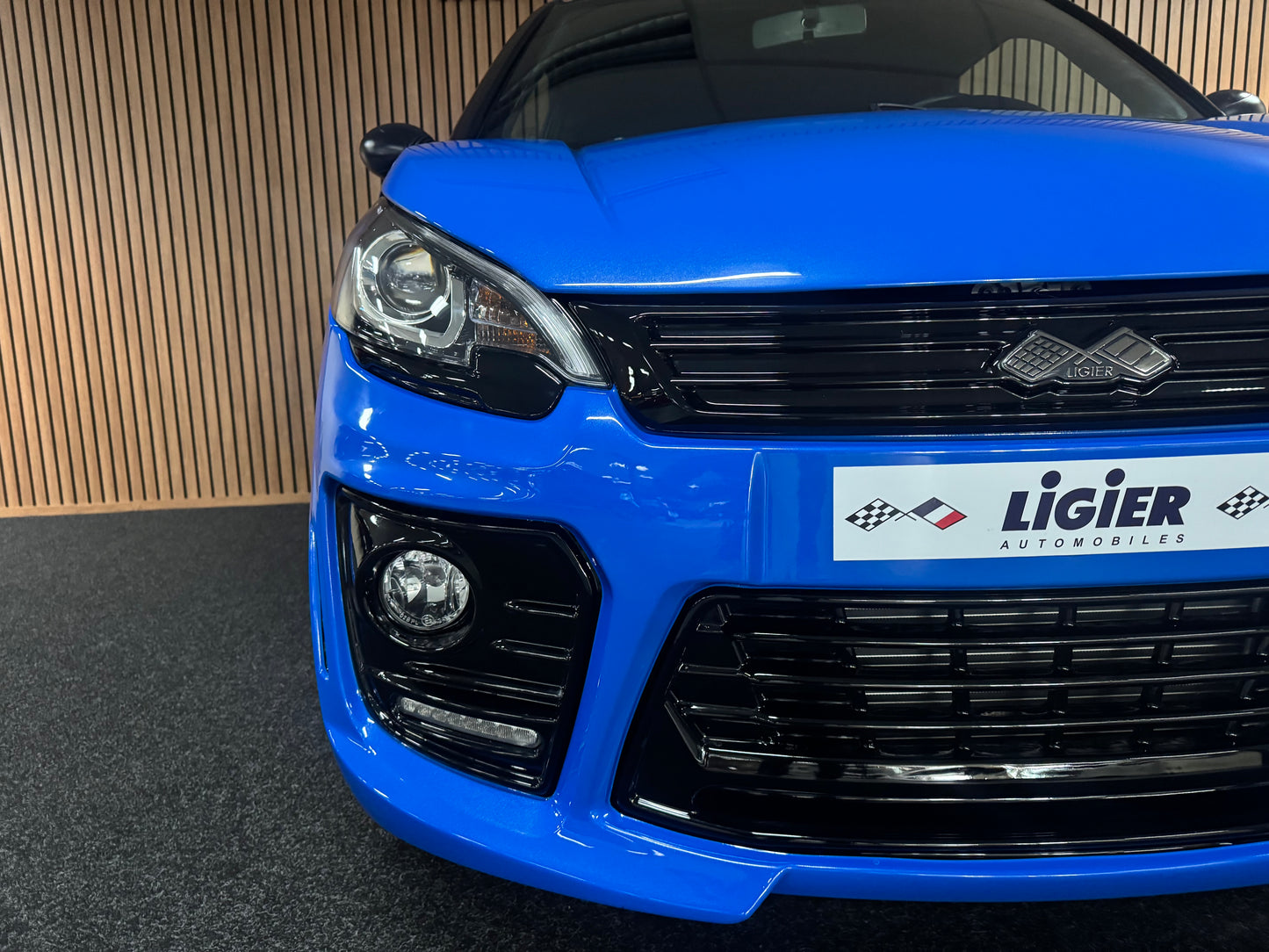 Ligier JS50 Ultimate Sport | 2014 KM | 8 PS Leiser DCI Motor | Rückfahrkamera |  Servolenkung | 45 km/h | Innerhalb 250 KM Kostenlose Lieferung | Mopedauto | Leichtmobile