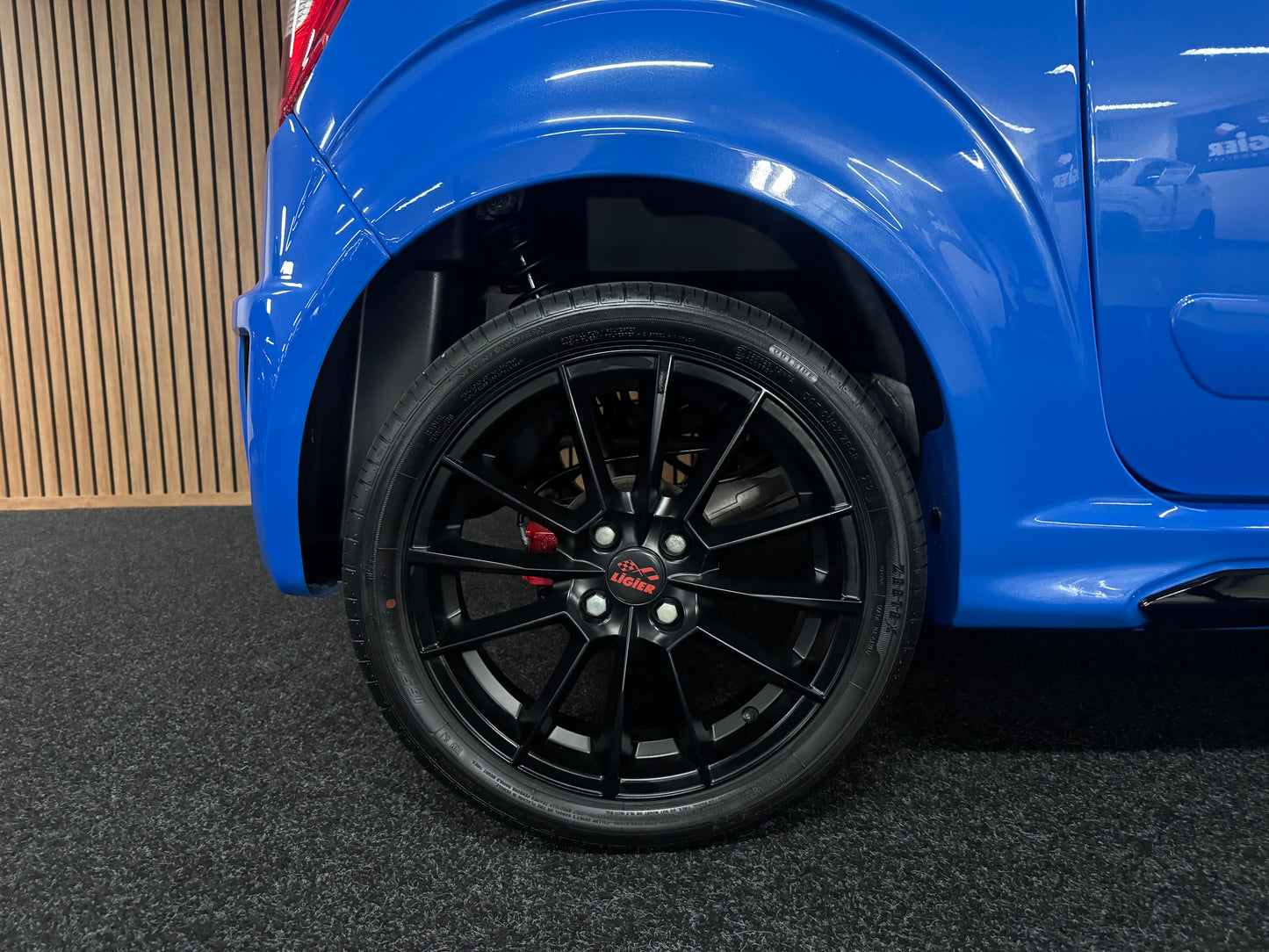 Ligier JS50 Ultimate Sport | 2014 KM | 8 PS Leiser DCI Motor | Rückfahrkamera |  Servolenkung | 45 km/h | Innerhalb 250 KM Kostenlose Lieferung | Mopedauto | Leichtmobile