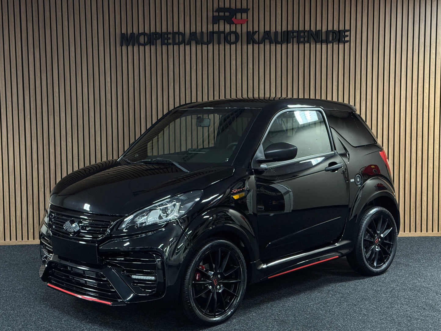 Ligier JS50 Ultimate Sport Facelift | KLIMA / | AMBI LIGHT / SERVO / APPLE CARPLAY / | 8 PS DCI Motor | 45 km/h | Rückfahrkamera | Innerhalb 250 KM Kostenlose Lieferung | Mopedauto | Leichtmobile