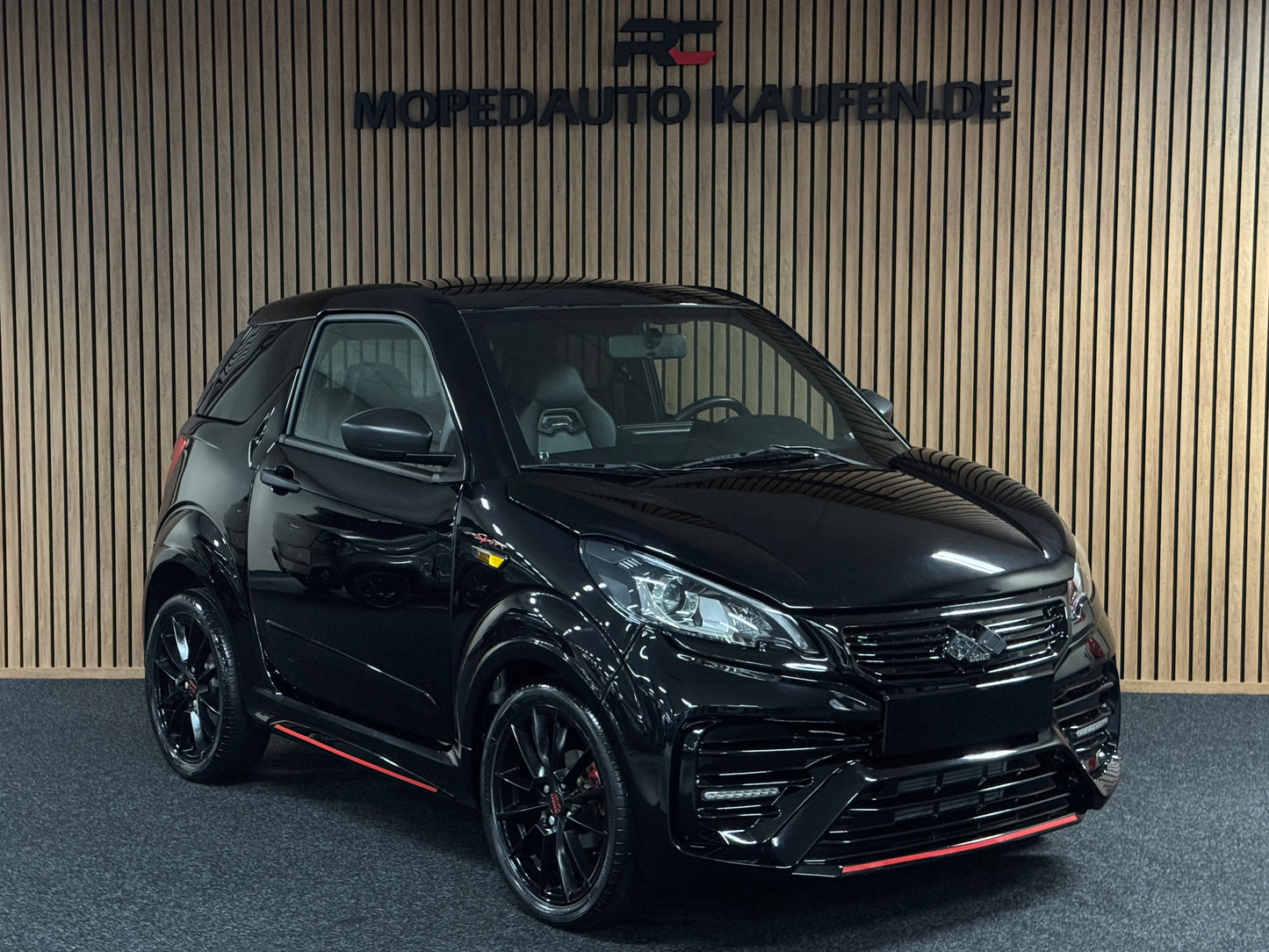 Ligier JS50 Ultimate Sport Facelift | KLIMA / | AMBI LIGHT / SERVO / APPLE CARPLAY / | 8 PS DCI Motor | 45 km/h | Rückfahrkamera | Innerhalb 250 KM Kostenlose Lieferung | Mopedauto | Leichtmobile