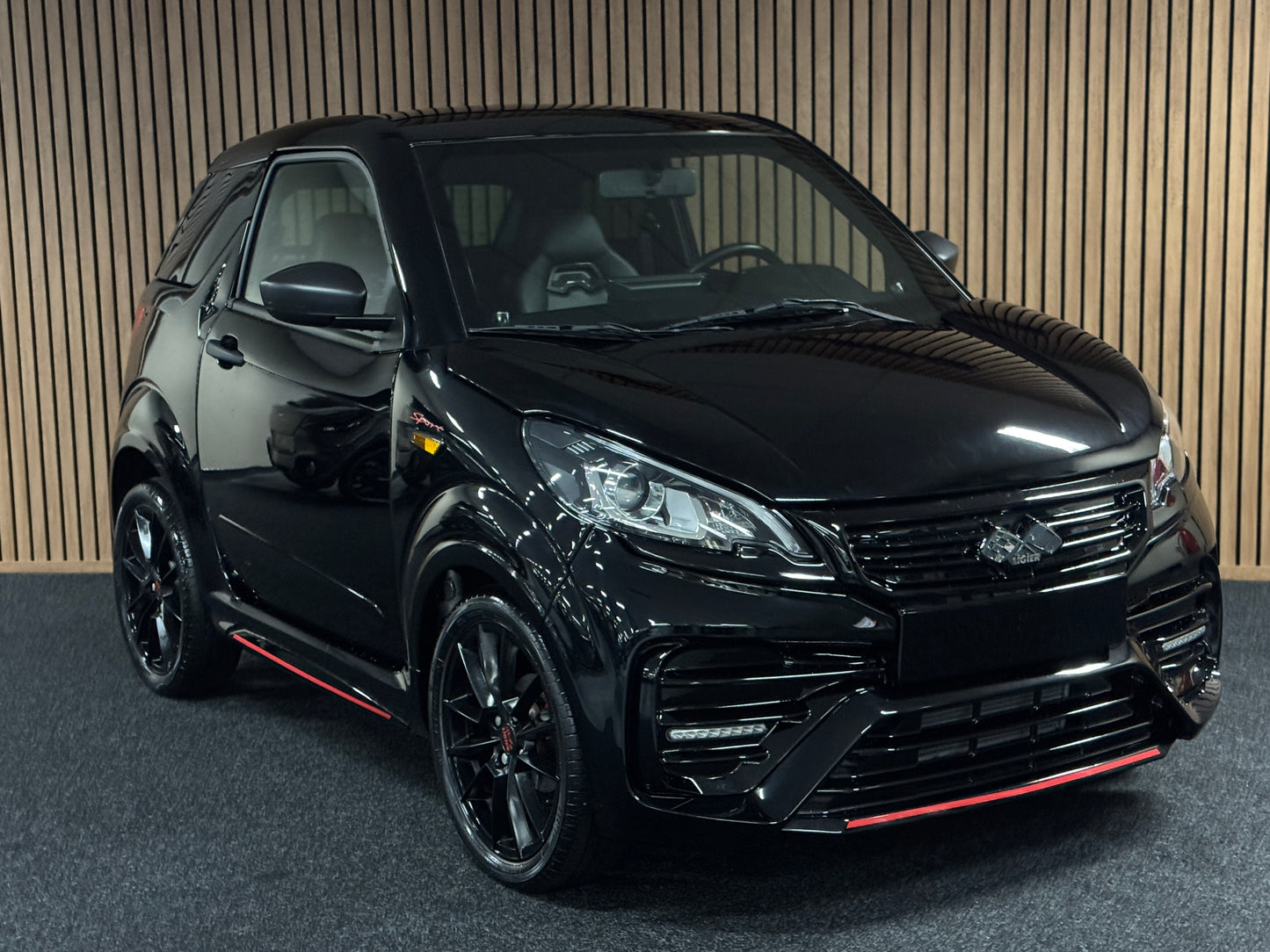 Ligier JS50 Ultimate Sport Facelift | KLIMA / | AMBI LIGHT / SERVO / APPLE CARPLAY / | 8 PS DCI Motor | 45 km/h | Rückfahrkamera | Innerhalb 250 KM Kostenlose Lieferung | Mopedauto | Leichtmobile