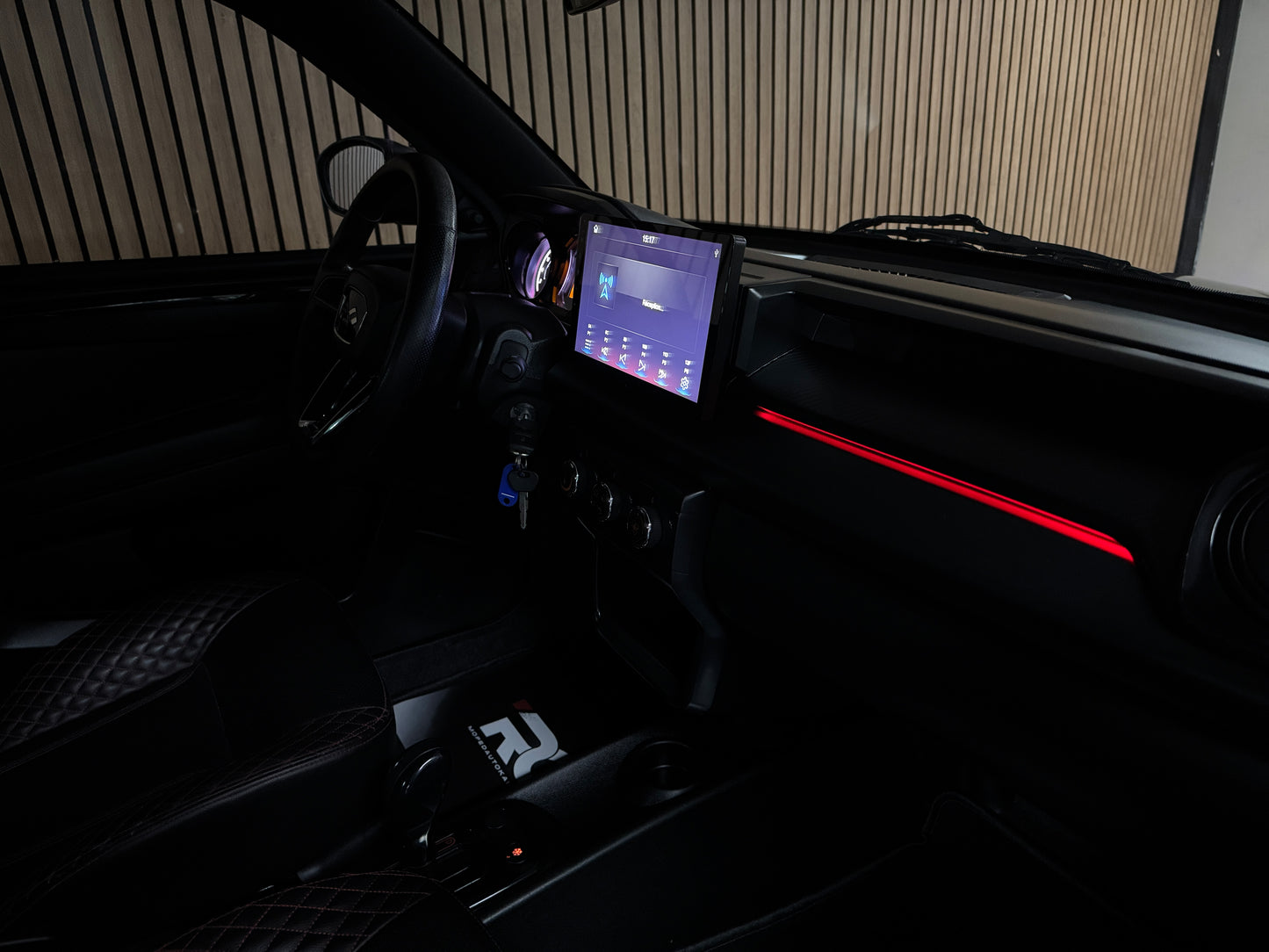 Ligier JS50 Ultimate Sport Facelift | KLIMA / | AMBI LIGHT / SERVO / APPLE CARPLAY / | 8 PS DCI Motor | 45 km/h | Rückfahrkamera | Innerhalb 250 KM Kostenlose Lieferung | Mopedauto | Leichtmobile