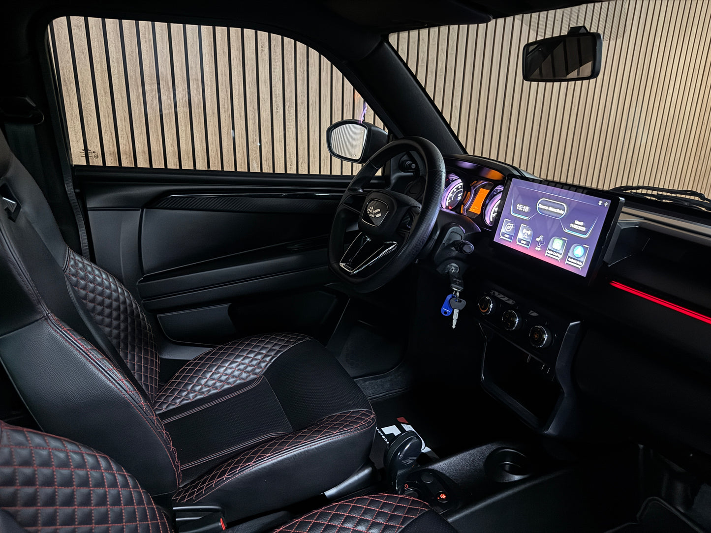 Ligier JS50 Ultimate Sport Facelift | KLIMA / | AMBI LIGHT / SERVO / APPLE CARPLAY / | 8 PS DCI Motor | 45 km/h | Rückfahrkamera | Innerhalb 250 KM Kostenlose Lieferung | Mopedauto | Leichtmobile