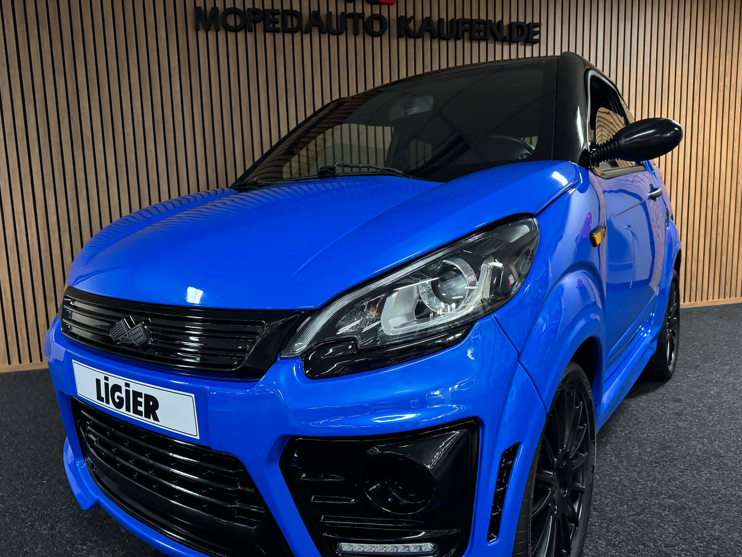 Ligier JS50 Ultimate Sport | 8 PS leiser DCI Motor | 45 km/h | Rückfahrkamera | Innerhalb 250 KM Kostenlose Lieferung | Mopedauto | Leichtmobile