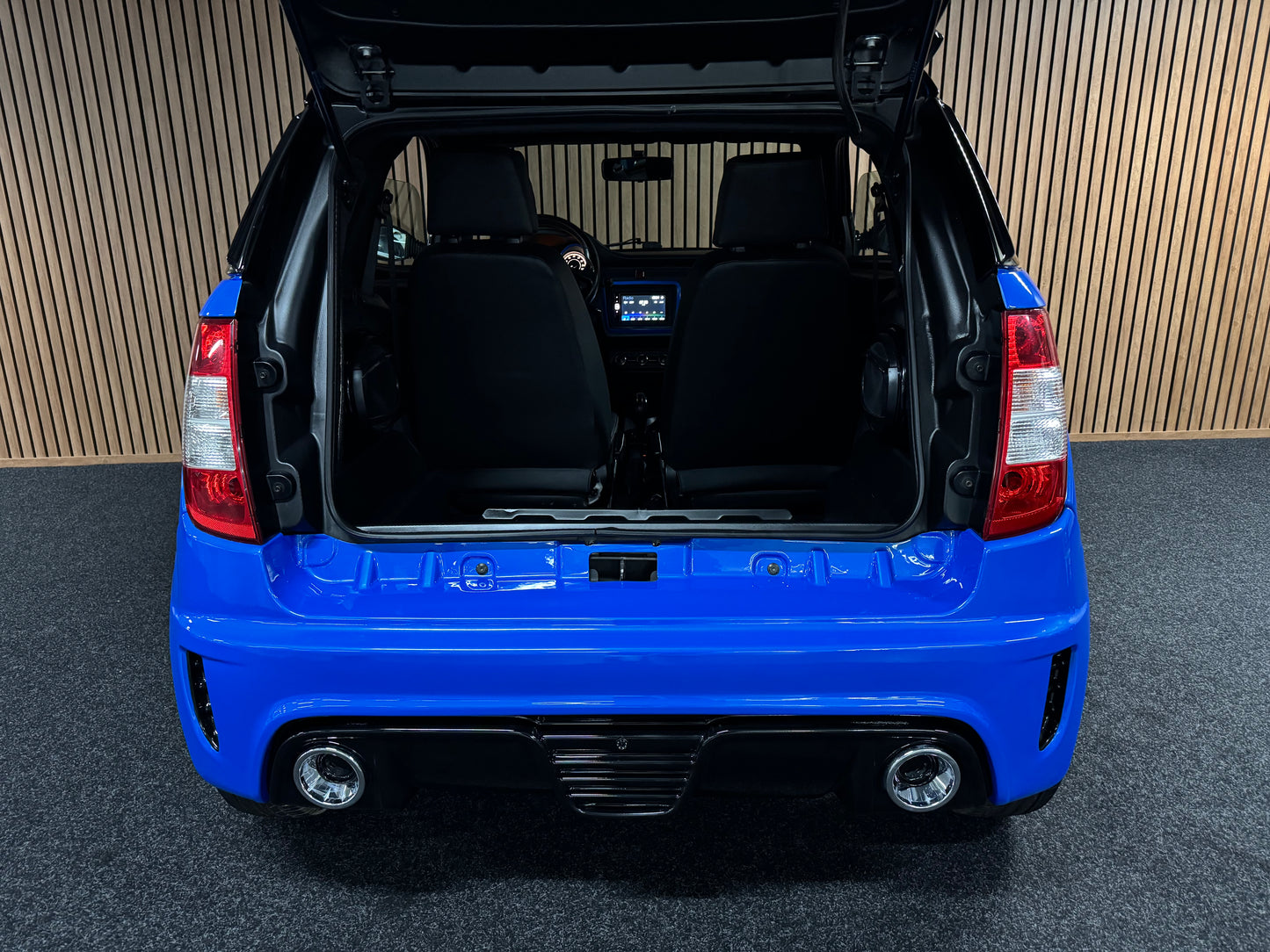 Ligier JS50 Ultimate Sport | 8 PS leiser DCI Motor | 45 km/h | Rückfahrkamera | Innerhalb 250 KM Kostenlose Lieferung | Mopedauto | Leichtmobile