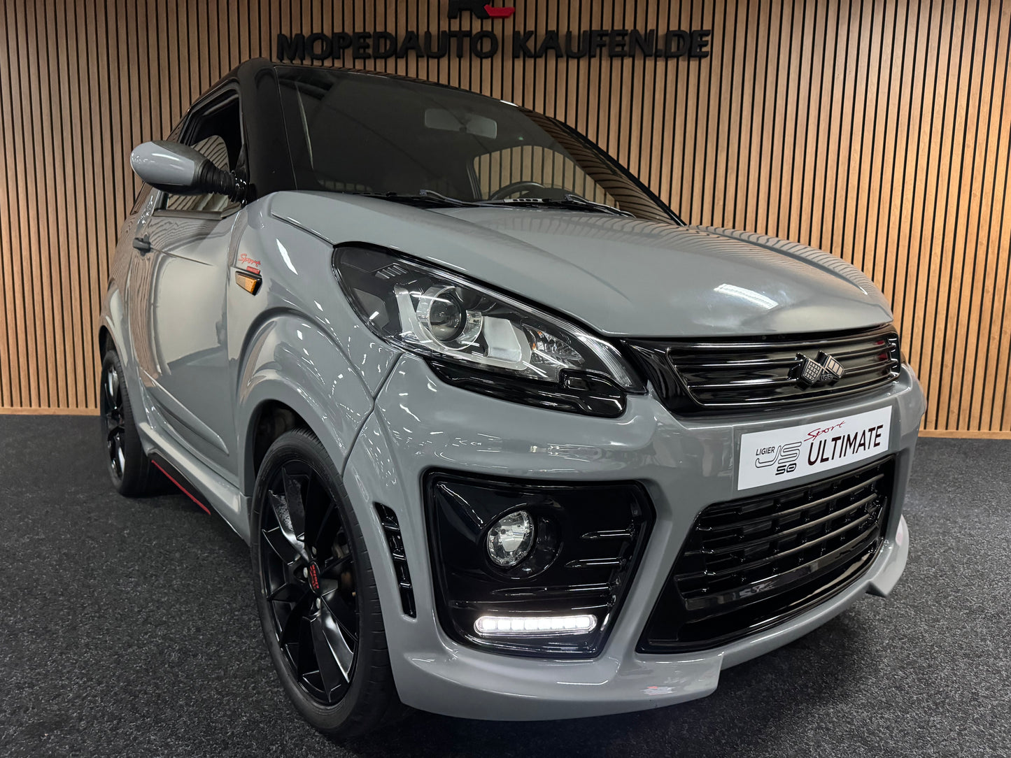 Ligier JS50 Ultimate Sport | Nardo Grey | Servolenkung | Sitzheizung | 8 PS leiser DCI Motor | 45 km/h | Rückfahrkamera | Innerhalb 250 KM Kostenlose Lieferung | Mopedauto | Leichtmobile