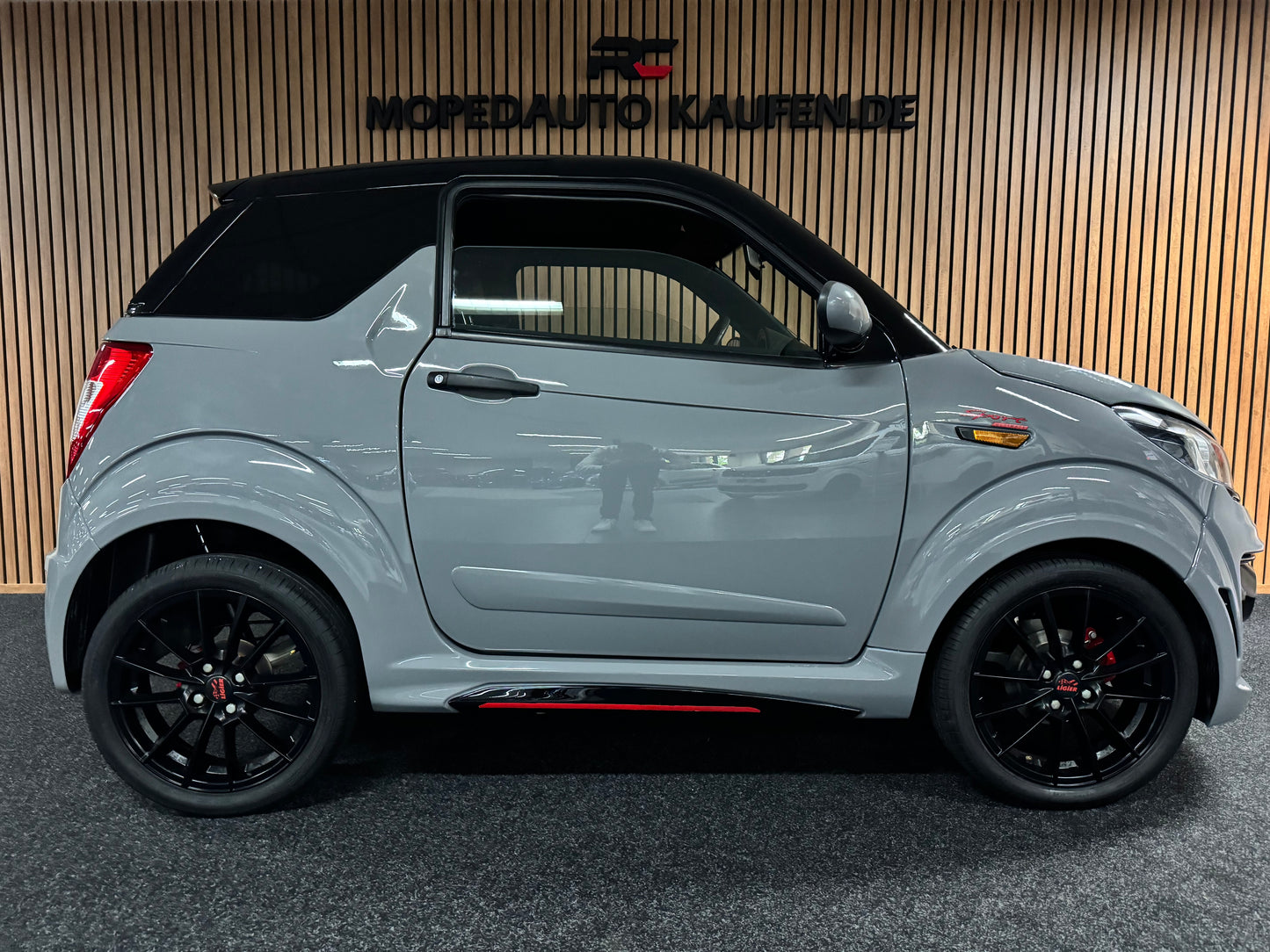 Ligier JS50 Ultimate Sport | Nardo Grey | Servolenkung | Sitzheizung | 8 PS leiser DCI Motor | 45 km/h | Rückfahrkamera | Innerhalb 250 KM Kostenlose Lieferung | Mopedauto | Leichtmobile