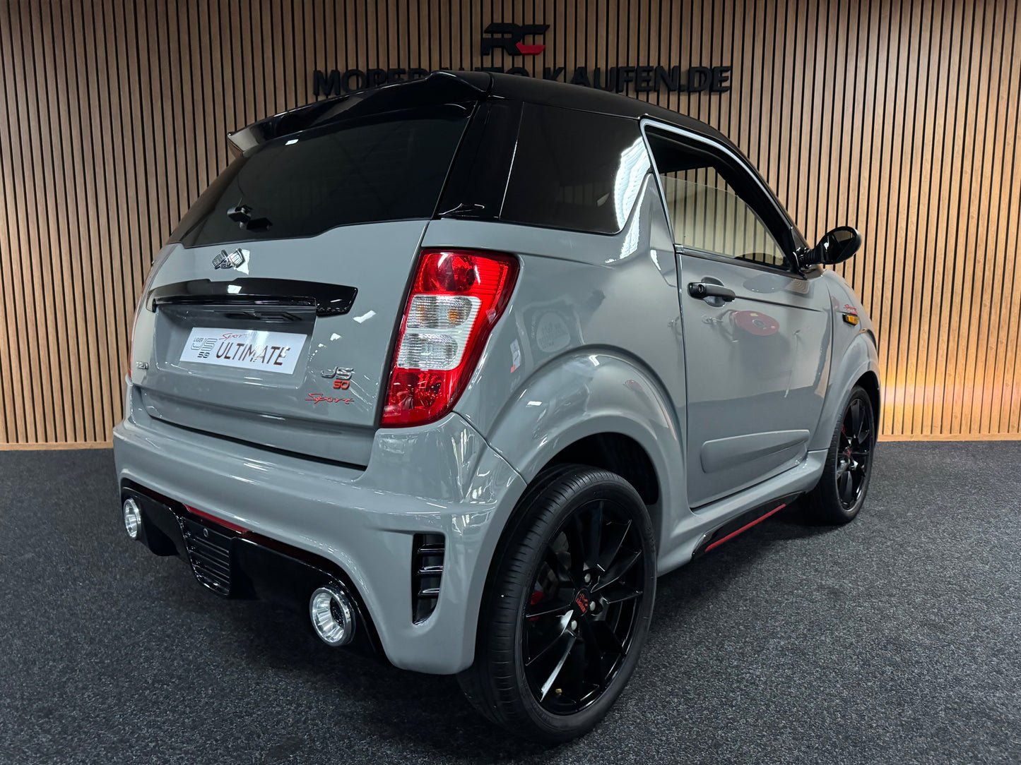 Ligier JS50 Ultimate Sport | Nardo Grey | Servolenkung | Sitzheizung | 8 PS leiser DCI Motor | 45 km/h | Rückfahrkamera | Innerhalb 250 KM Kostenlose Lieferung | Mopedauto | Leichtmobile