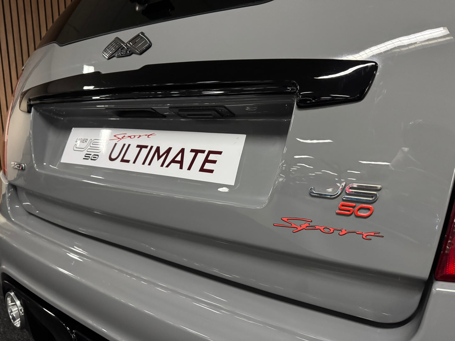 Ligier JS50 Ultimate Sport | Nardo Grey | Servolenkung | Sitzheizung | 8 PS leiser DCI Motor | 45 km/h | Rückfahrkamera | Innerhalb 250 KM Kostenlose Lieferung | Mopedauto | Leichtmobile