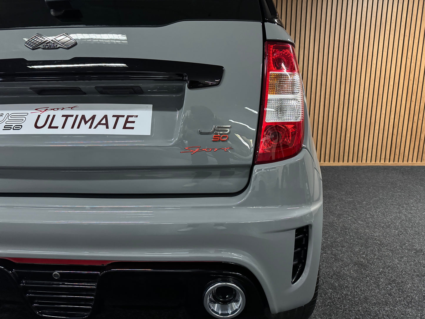 Ligier JS50 Ultimate Sport | Nardo Grey | Servolenkung | Sitzheizung | 8 PS leiser DCI Motor | 45 km/h | Rückfahrkamera | Innerhalb 250 KM Kostenlose Lieferung | Mopedauto | Leichtmobile