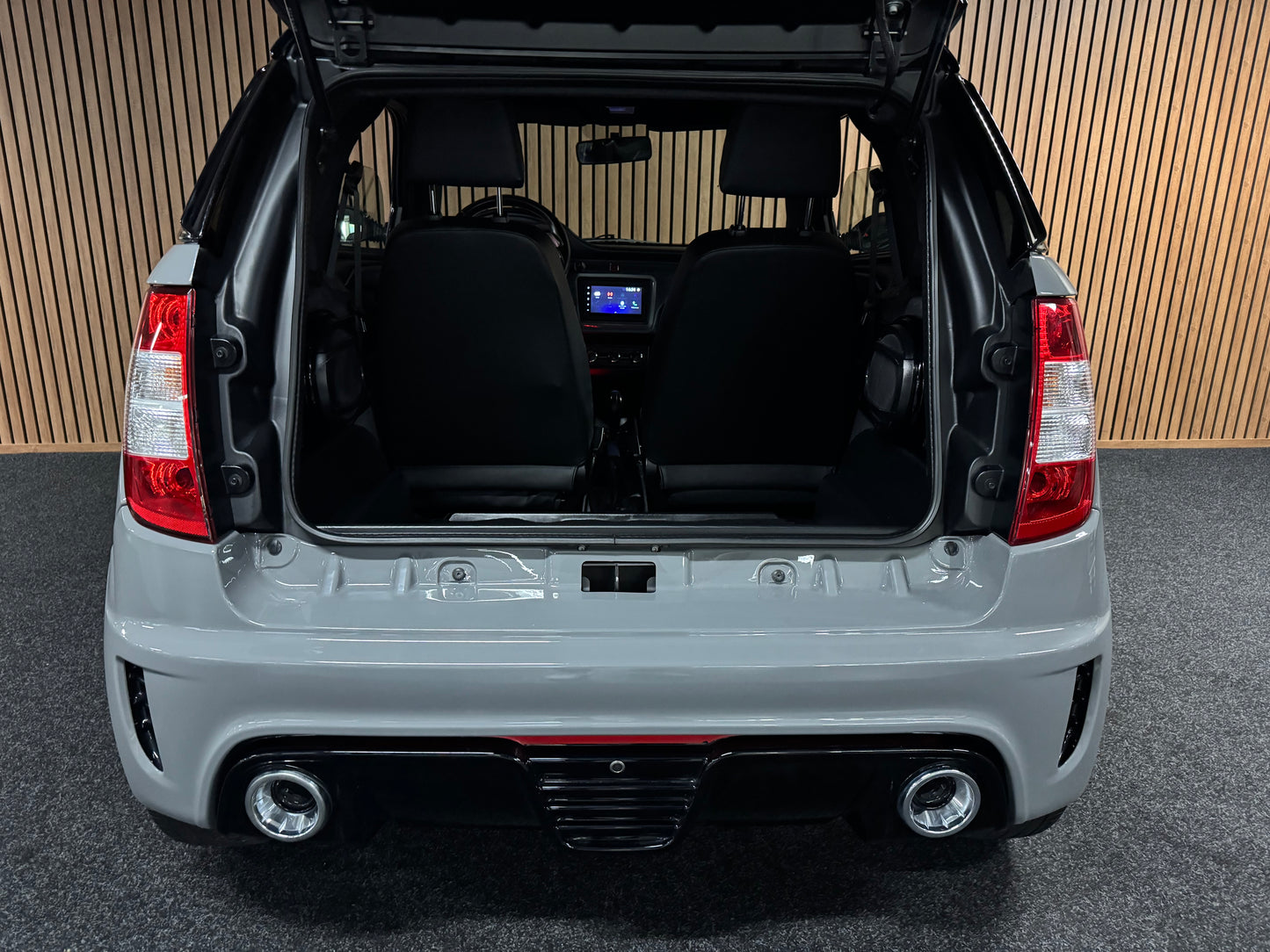 Ligier JS50 Ultimate Sport | Nardo Grey | Servolenkung | Sitzheizung | 8 PS leiser DCI Motor | 45 km/h | Rückfahrkamera | Innerhalb 250 KM Kostenlose Lieferung | Mopedauto | Leichtmobile