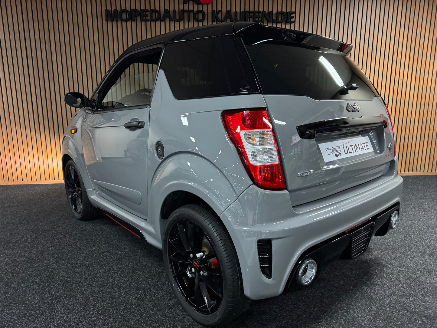 Ligier JS50 Ultimate Sport | Nardo Grey | Servolenkung | Sitzheizung | 8 PS leiser DCI Motor | 45 km/h | Rückfahrkamera | Innerhalb 250 KM Kostenlose Lieferung | Mopedauto | Leichtmobile