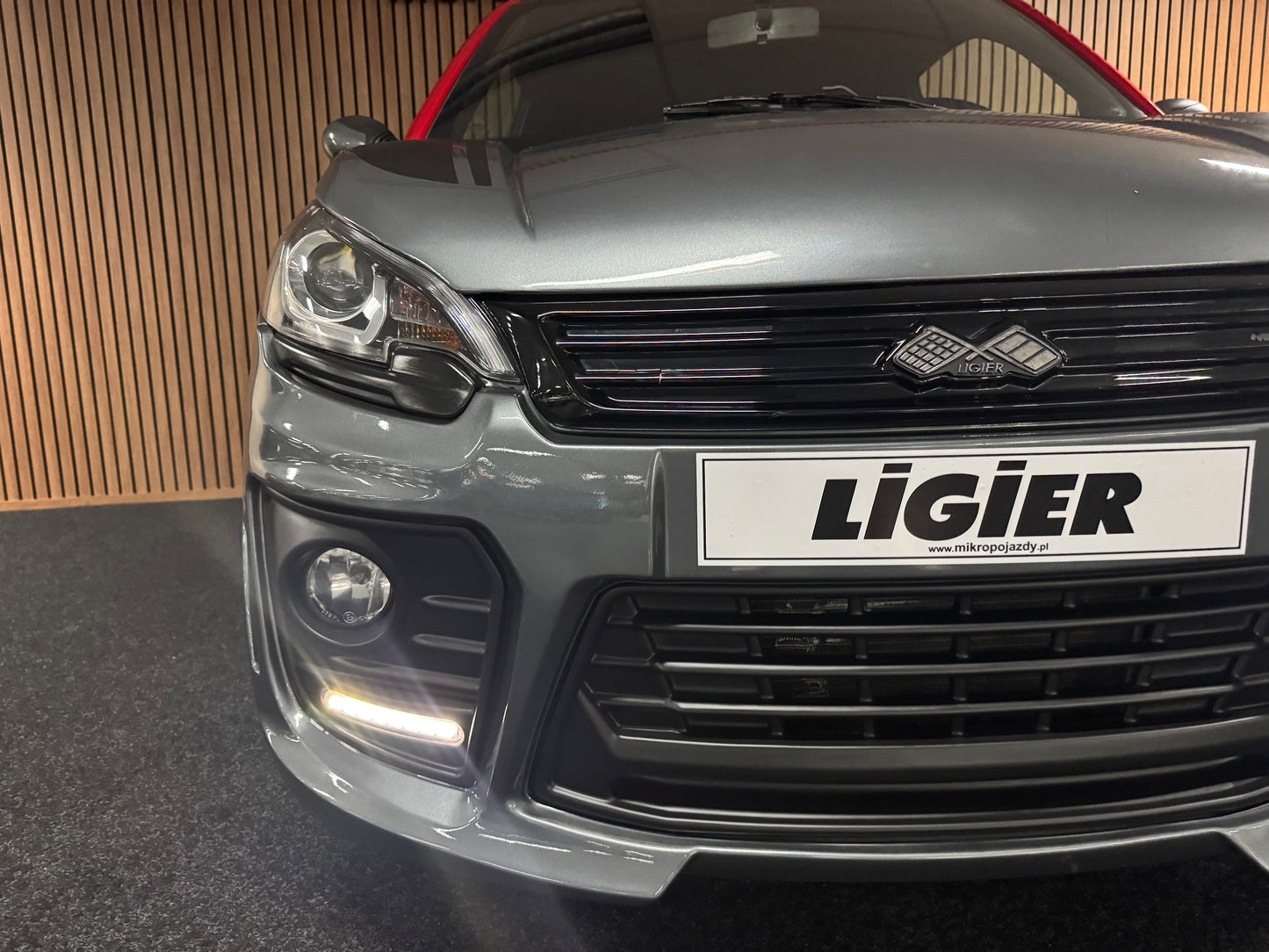 Ligier JS50 L Sport | 8 PS Motor | 45 km/h | Rückfahrkamera | Innerhalb 250 KM Kostenlose Lieferung | Mopedauto | Leichtmobile