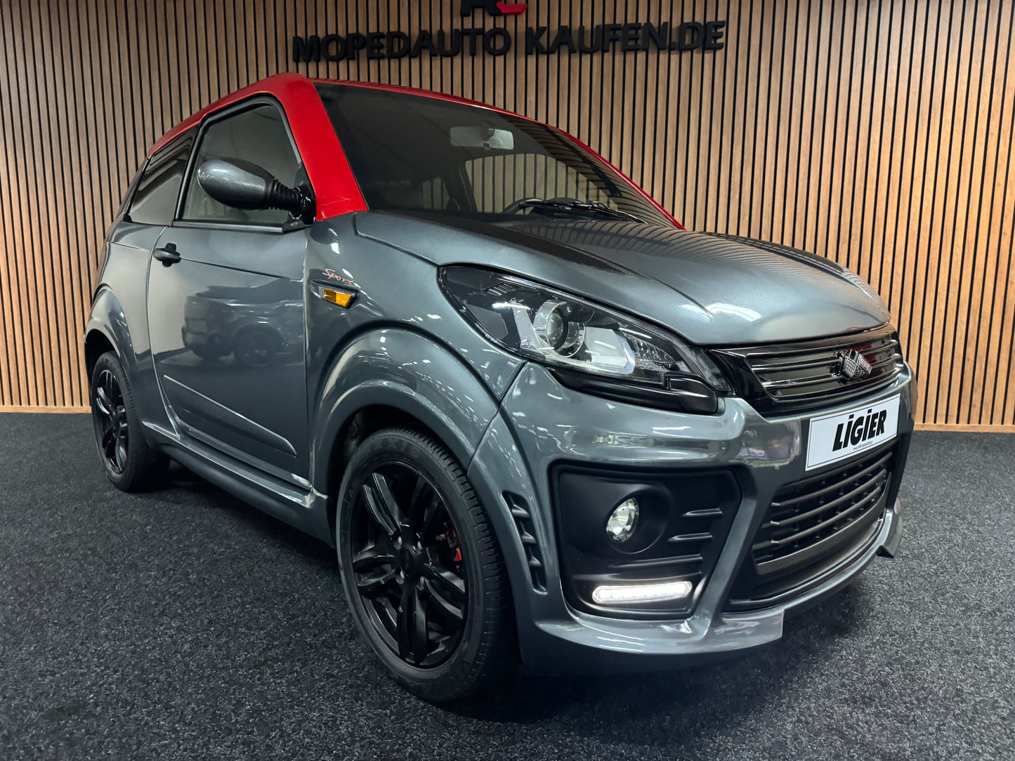 Ligier JS50 L Sport | 8 PS Motor | 45 km/h | Rückfahrkamera | Innerhalb 250 KM Kostenlose Lieferung | Mopedauto | Leichtmobile