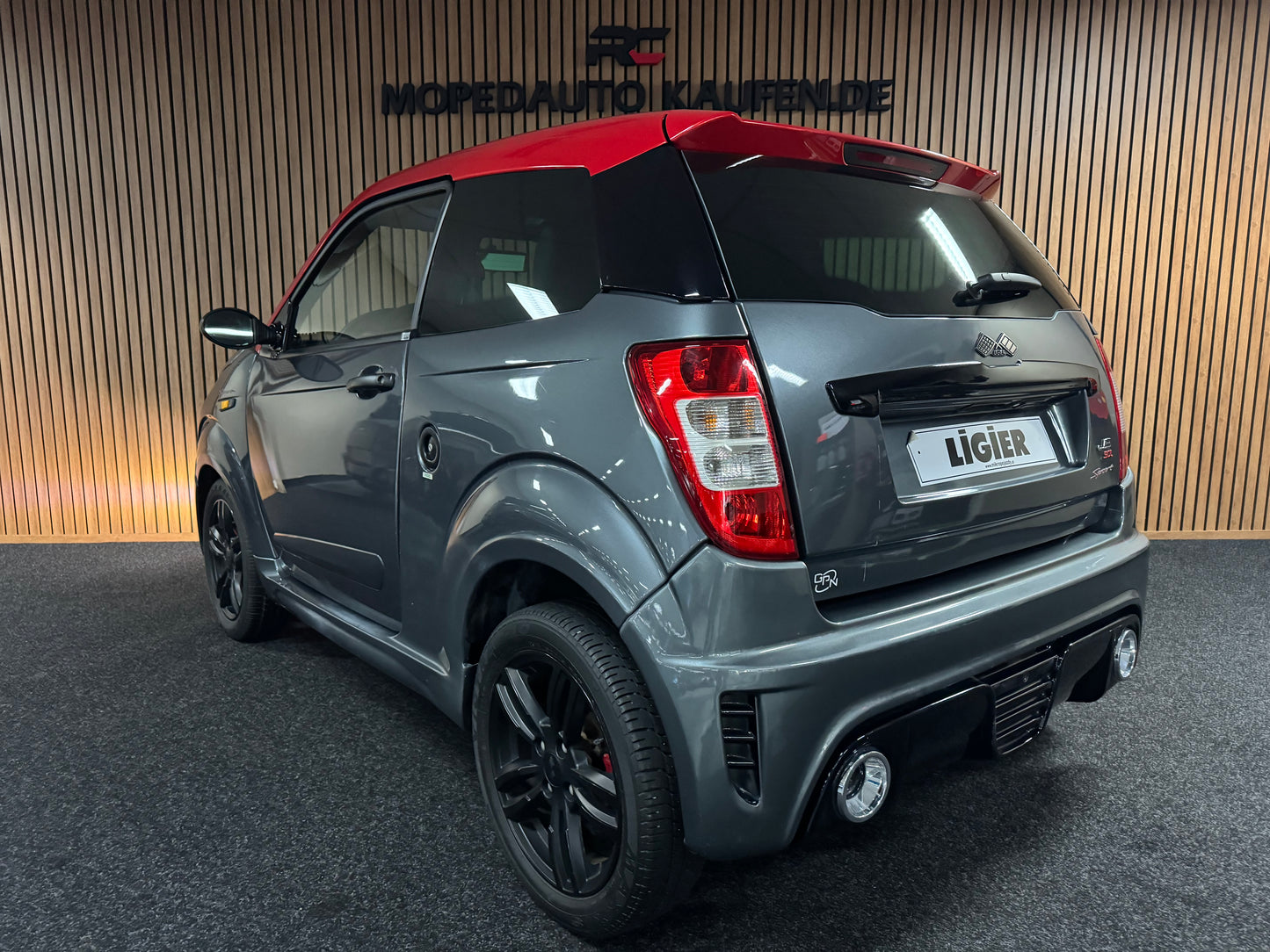 Ligier JS50 L Sport | 8 PS Motor | 45 km/h | Rückfahrkamera | Innerhalb 250 KM Kostenlose Lieferung | Mopedauto | Leichtmobile