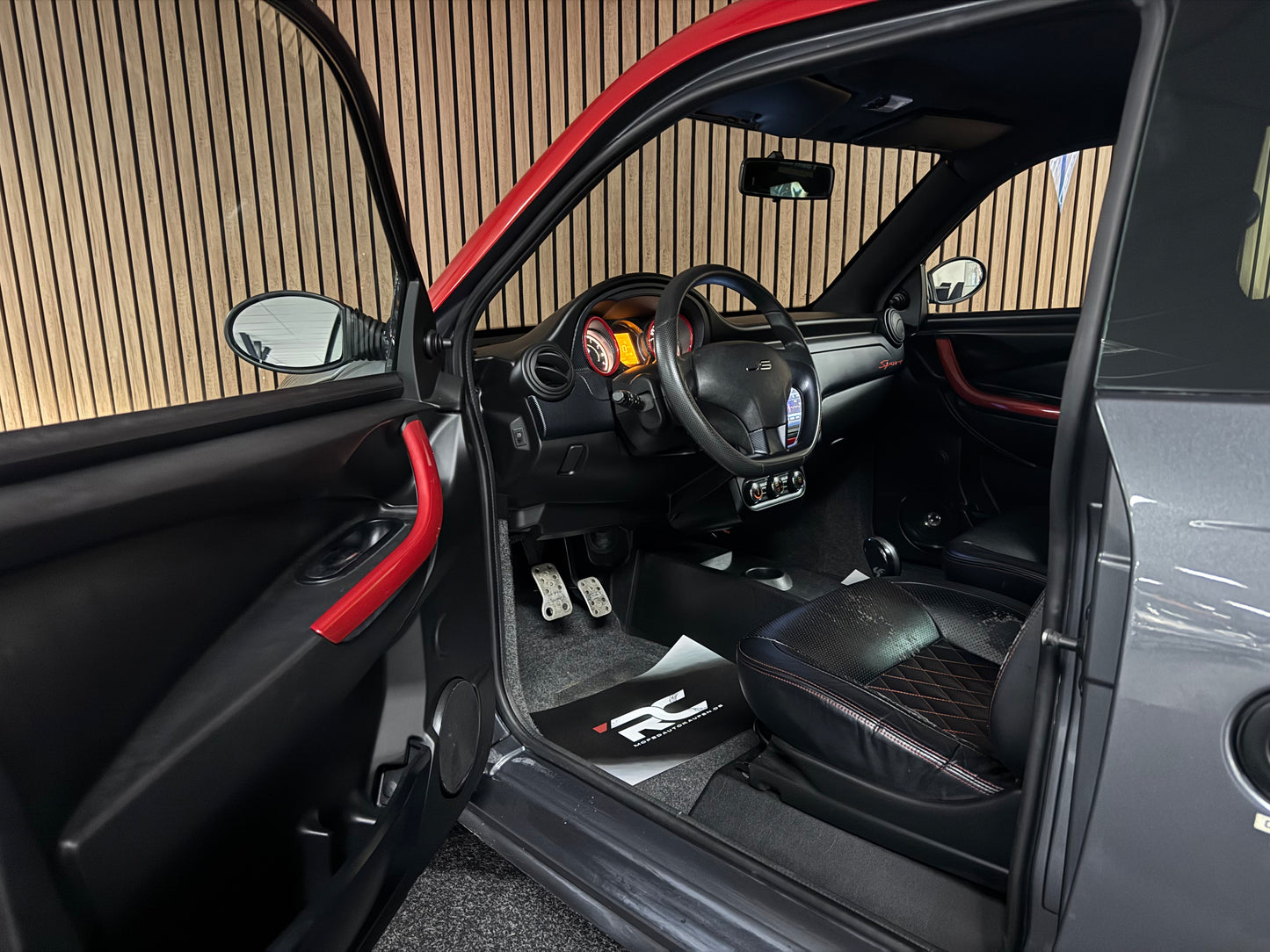 Ligier JS50 L Sport | 8 PS Motor | 45 km/h | Rückfahrkamera | Innerhalb 250 KM Kostenlose Lieferung | Mopedauto | Leichtmobile