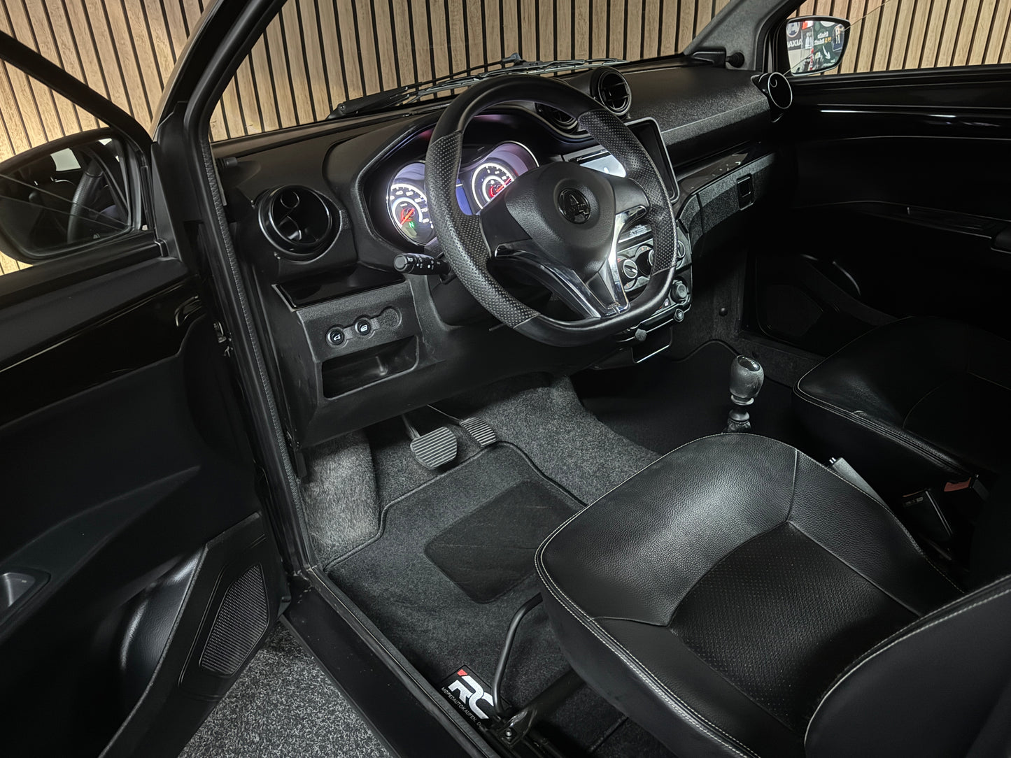 Aixam City Sport Grey | Multi-Media | 8 PS Motor | 45 km/h | Rückfahrkamera | Innerhalb 250 KM Kostenlose Lieferung | Mopedauto | Leichtmobile