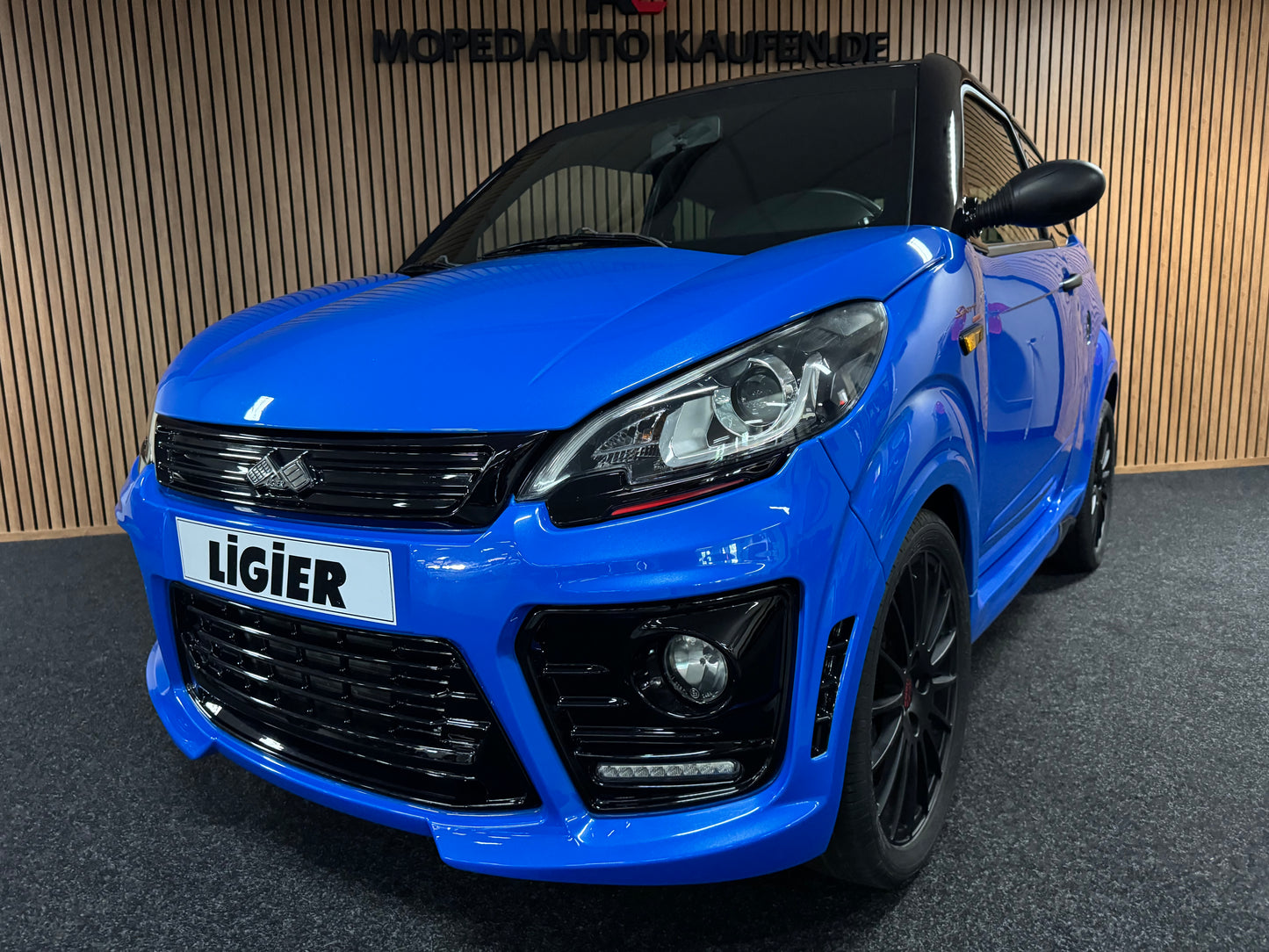 Ligier JS50 Ultimate Sport |  8 PS leiser DCI Motor | 45 km/h | Rückfahrkamera | Innerhalb 250 KM Kostenlose Lieferung | Mopedauto | Leichtmobile