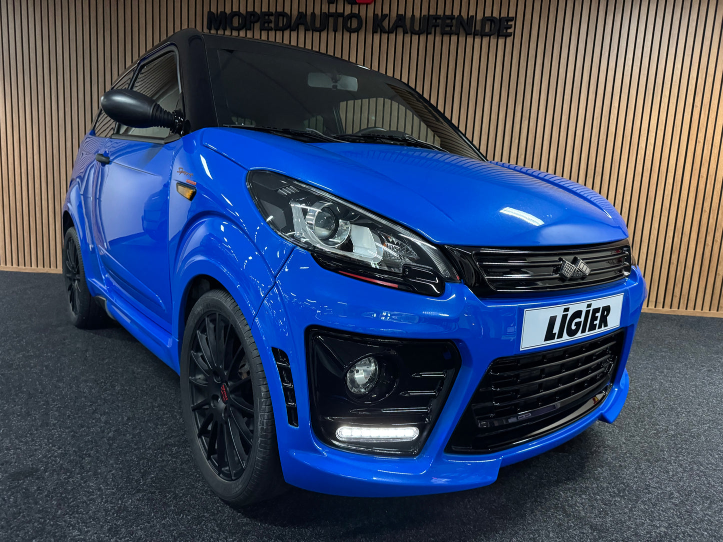 Ligier JS50 Ultimate Sport |  8 PS leiser DCI Motor | 45 km/h | Rückfahrkamera | Innerhalb 250 KM Kostenlose Lieferung | Mopedauto | Leichtmobile