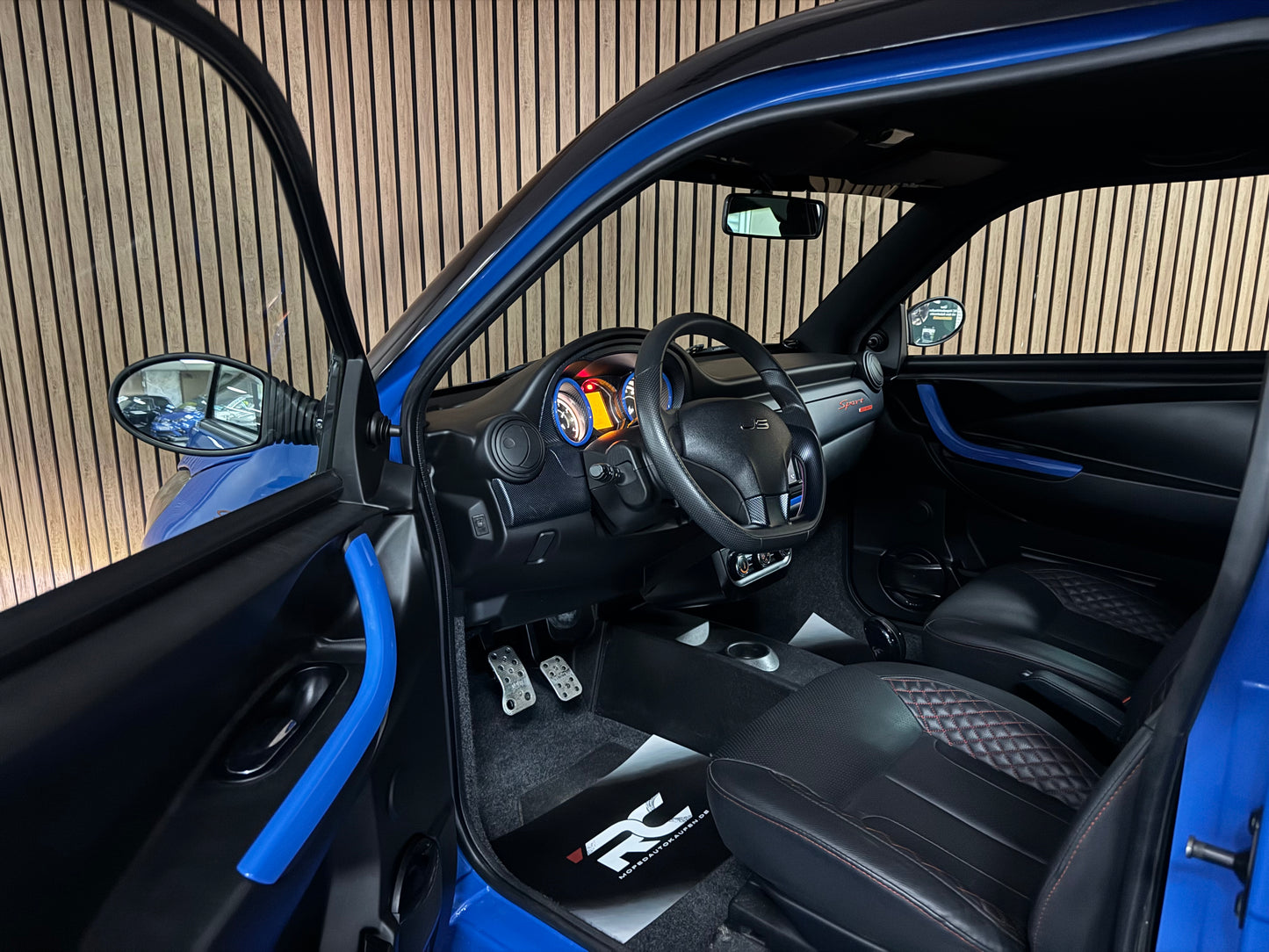 Ligier JS50 Ultimate Sport |  8 PS leiser DCI Motor | 45 km/h | Rückfahrkamera | Innerhalb 250 KM Kostenlose Lieferung | Mopedauto | Leichtmobile