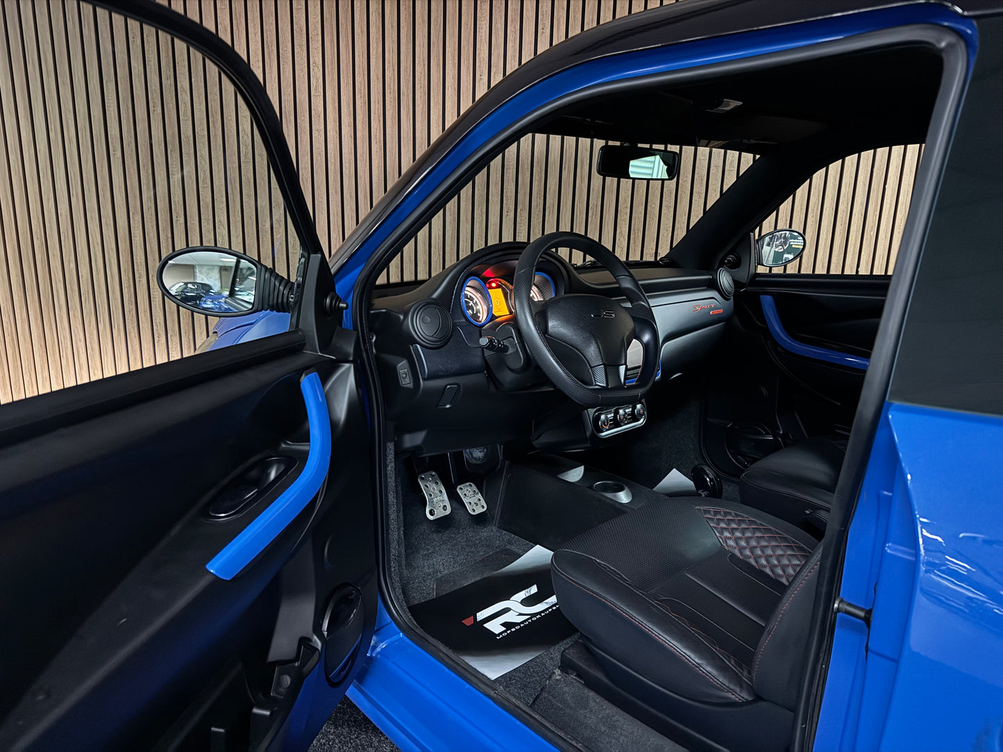 Ligier JS50 Ultimate Sport |  8 PS leiser DCI Motor | 45 km/h | Rückfahrkamera | Innerhalb 250 KM Kostenlose Lieferung | Mopedauto | Leichtmobile