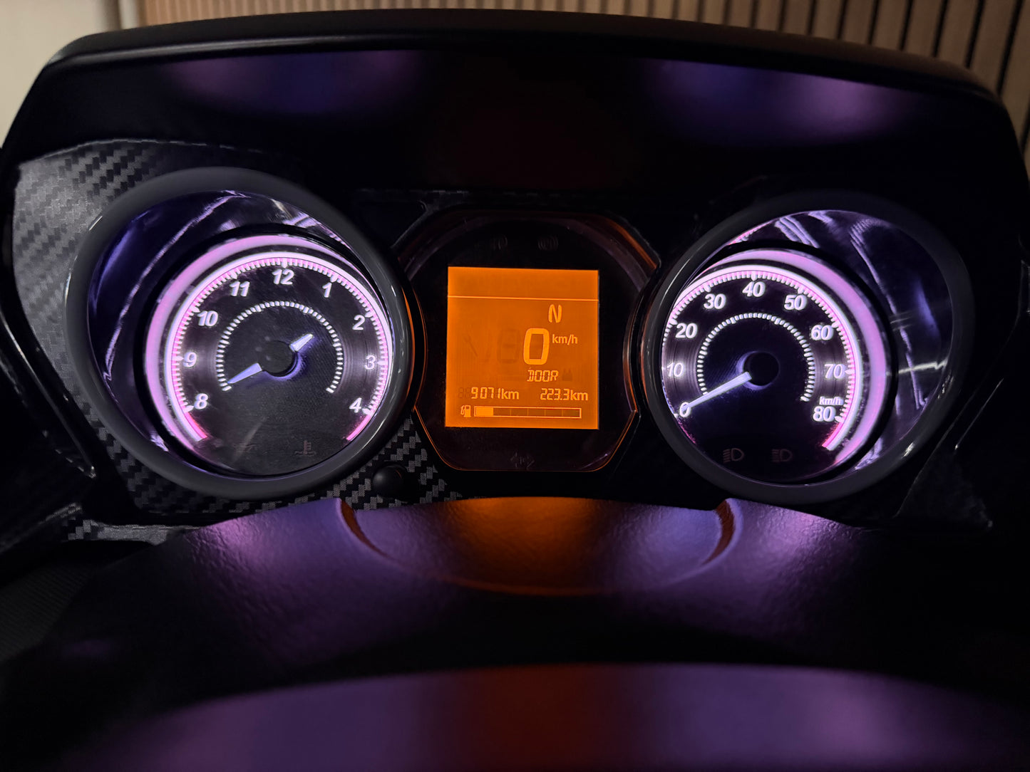 Ligier JS50 Ultimate Sport | Servo | 8 PS leiser DCI Motor | Ambilight | Rückfahrkamera | Apple Carplay/Android | 45 km/h | Innerhalb 250 KM Kostenlose Lieferung | Mopedauto | Leichtmobile
