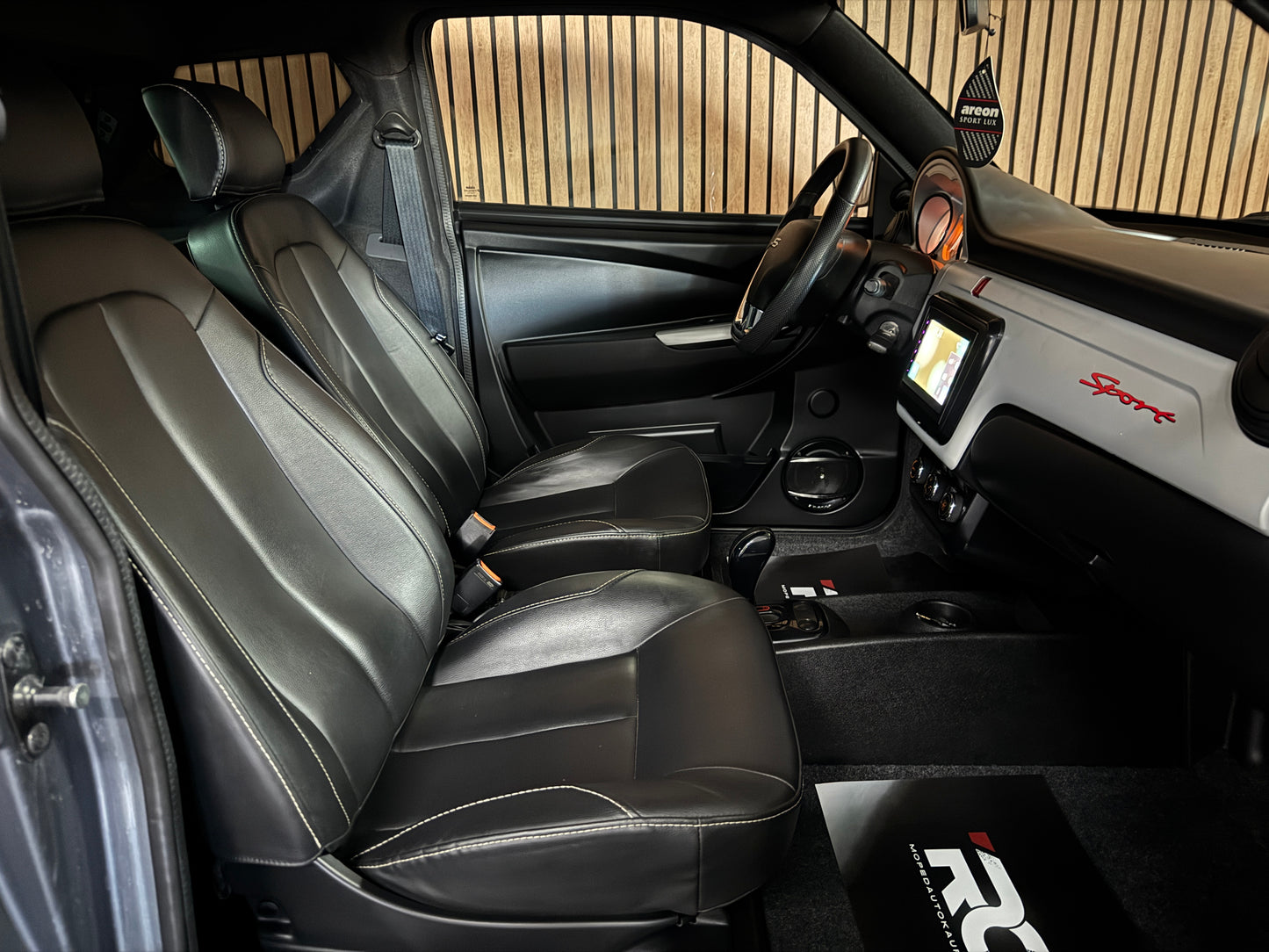 Ligier JS50 Sport / Leiser DCI Motor / Spotify DAB+ Servolenkung | 45 km/h | Innerhalb 250 KM Kostenlose Lieferung | Mopedauto | Leichtmobile