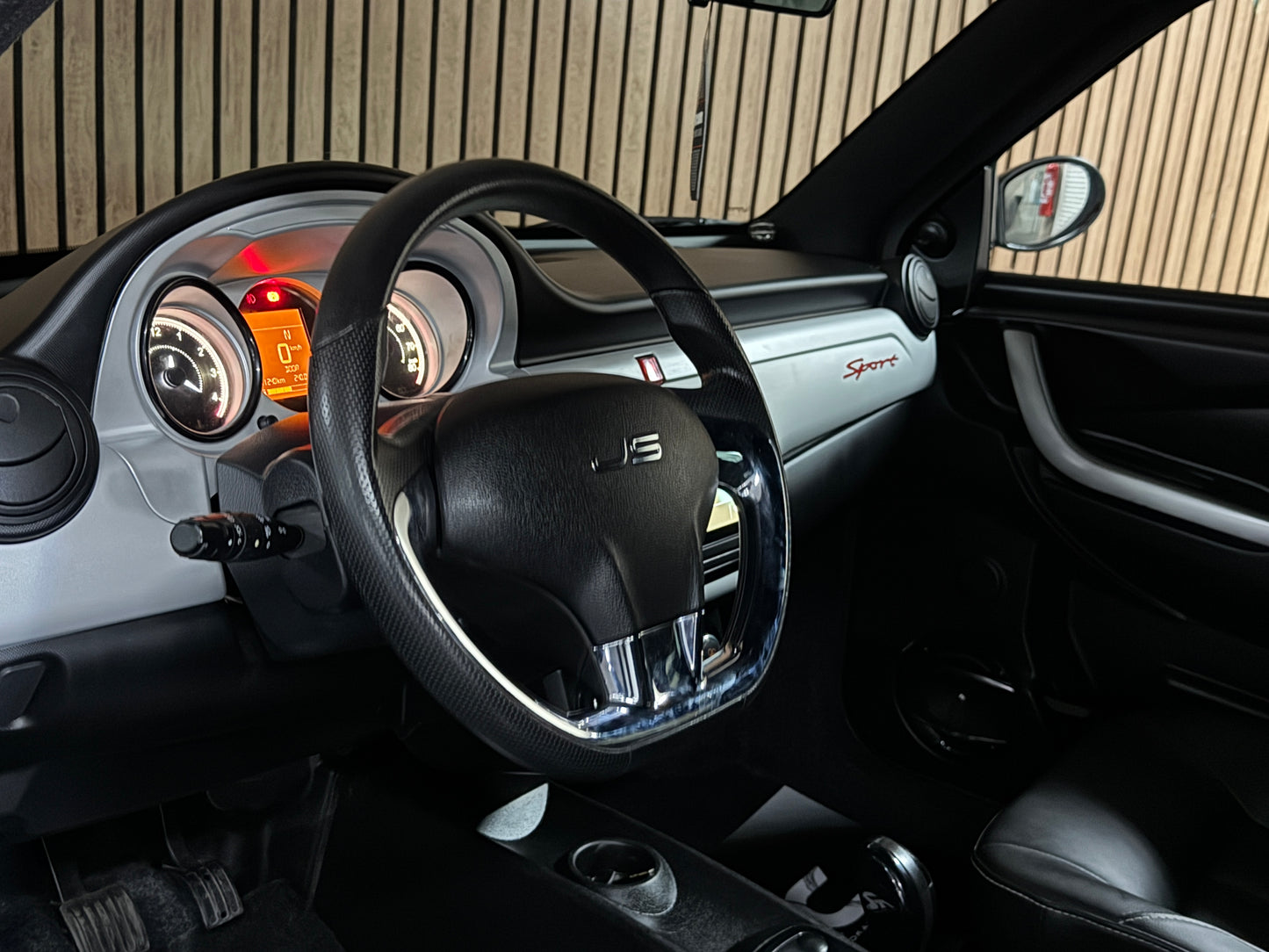 Ligier JS50 Sport / Leiser DCI Motor / Spotify DAB+ Servolenkung | 45 km/h | Innerhalb 250 KM Kostenlose Lieferung | Mopedauto | Leichtmobile