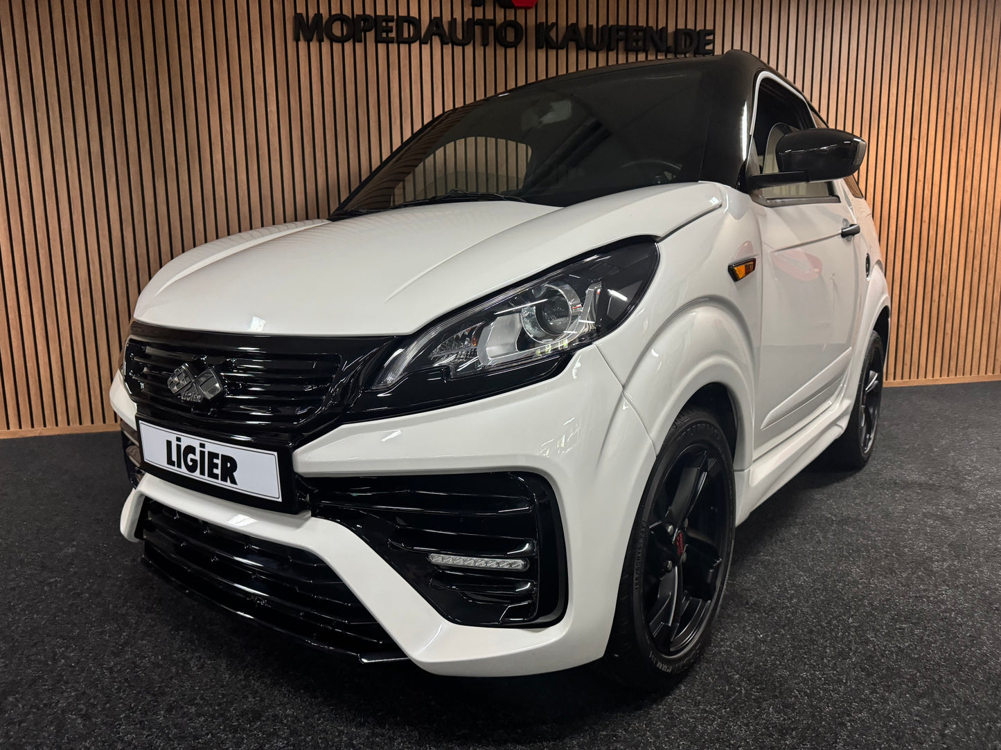 Ligier JS50 / 56 Facelift | Servolenkung | Rückfahrkamera | 8 PS leiser DCI Motor | 45 km/h | Rückfahrkamera | Innerhalb 250 KM Kostenlose Lieferung | Mopedauto | Leichtmobile