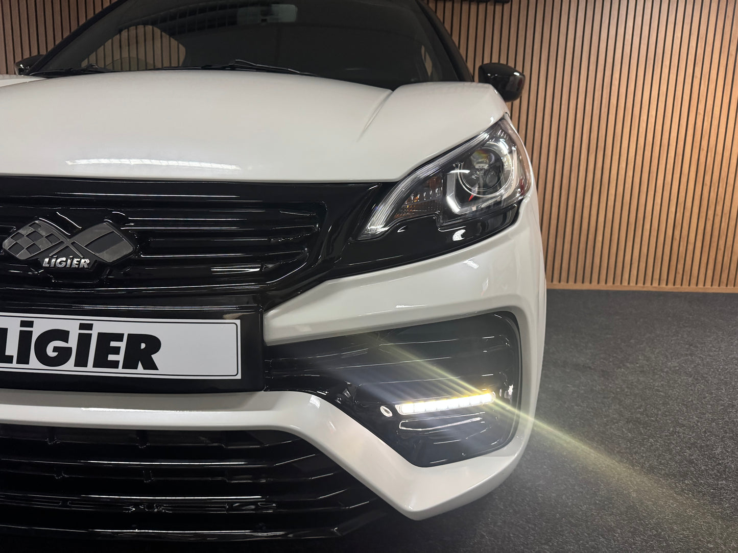 Ligier JS50 / 56 Facelift | Servolenkung | Rückfahrkamera | 8 PS leiser DCI Motor | 45 km/h | Rückfahrkamera | Innerhalb 250 KM Kostenlose Lieferung | Mopedauto | Leichtmobile