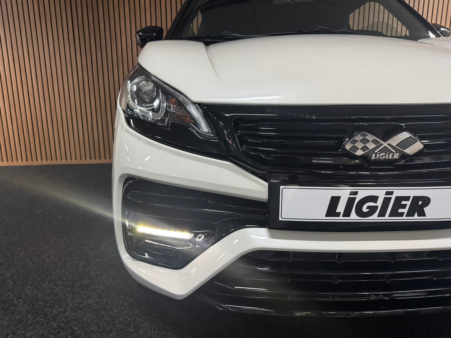 Ligier JS50 / 56 Facelift | Servolenkung | Rückfahrkamera | 8 PS leiser DCI Motor | 45 km/h | Rückfahrkamera | Innerhalb 250 KM Kostenlose Lieferung | Mopedauto | Leichtmobile