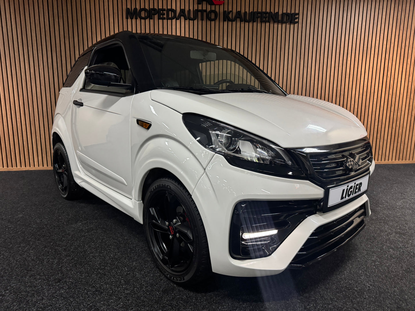 Ligier JS50 / 56 Facelift | Servolenkung | Rückfahrkamera | 8 PS leiser DCI Motor | 45 km/h | Rückfahrkamera | Innerhalb 250 KM Kostenlose Lieferung | Mopedauto | Leichtmobile