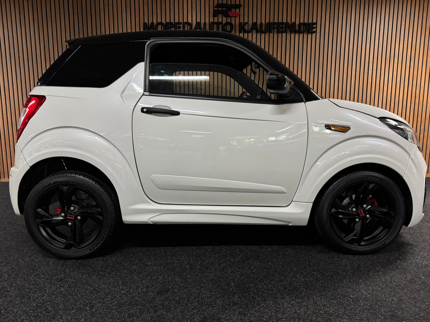 Ligier JS50 / 56 Facelift | Servolenkung | Rückfahrkamera | 8 PS leiser DCI Motor | 45 km/h | Rückfahrkamera | Innerhalb 250 KM Kostenlose Lieferung | Mopedauto | Leichtmobile