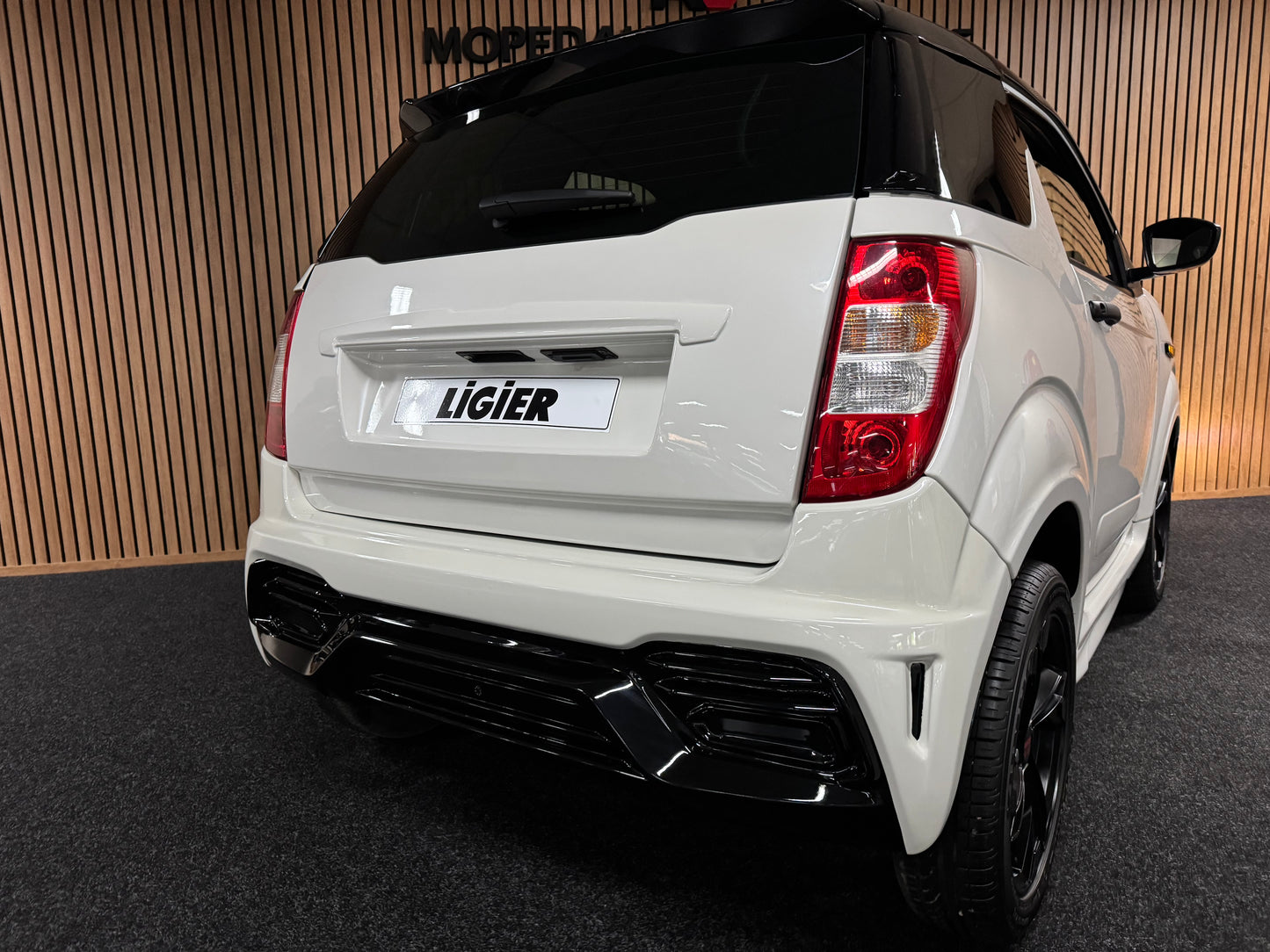 Ligier JS50 / 56 Facelift | Servolenkung | Rückfahrkamera | 8 PS leiser DCI Motor | 45 km/h | Rückfahrkamera | Innerhalb 250 KM Kostenlose Lieferung | Mopedauto | Leichtmobile