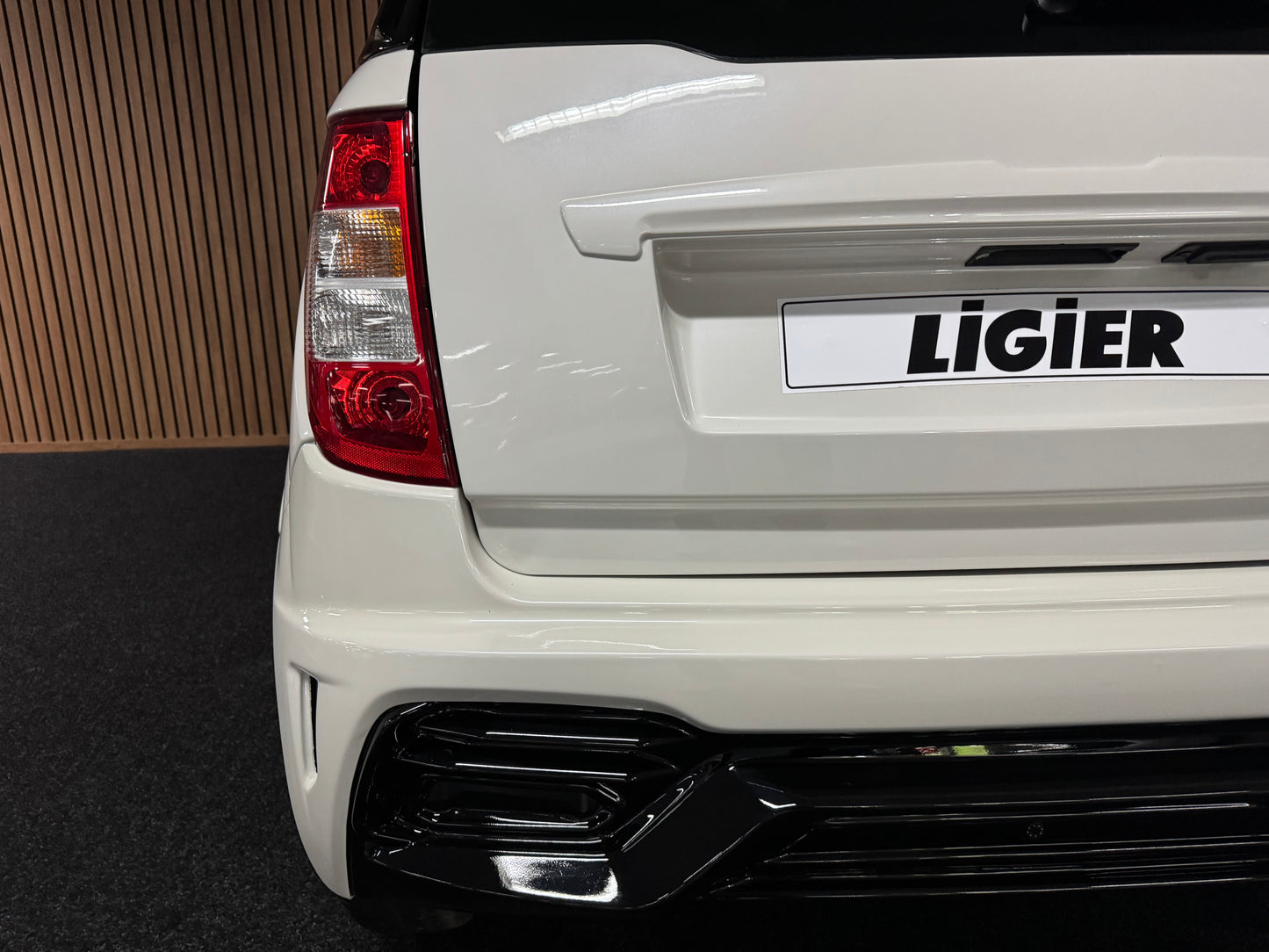Ligier JS50 / 56 Facelift | Servolenkung | Rückfahrkamera | 8 PS leiser DCI Motor | 45 km/h | Rückfahrkamera | Innerhalb 250 KM Kostenlose Lieferung | Mopedauto | Leichtmobile