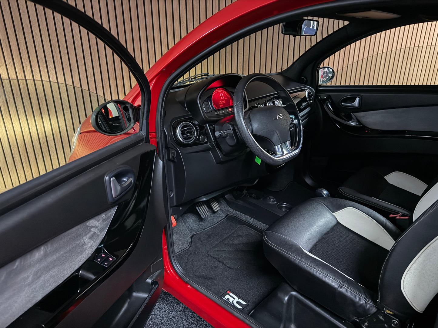 Ligier JSRC Coupé Team 26 Edition| leiser DCI Motor | 45 km/h | Innerhalb 250 KM Kostenlose Lieferung | Mopedauto | Leichtmobile