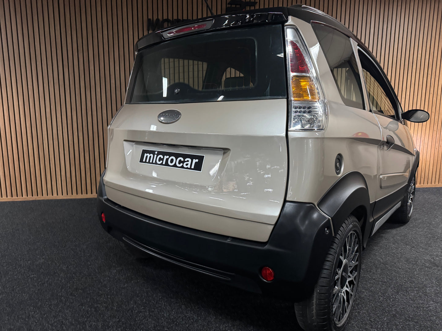 Microcar Mgo Paris | leiser DCI Motor | 45 km/h | Innerhalb 250 KM Kostenlose Lieferung | Mopedauto | Leichtmobile