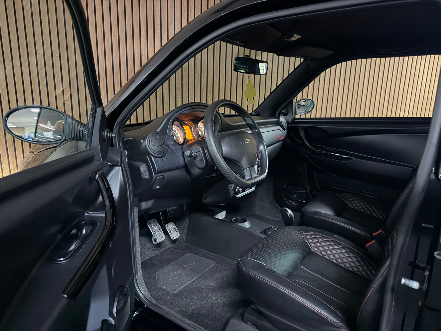 Ligier JS50L Sport Ultimate | leiser DCI motor | Rückfahrkamera | Multi-Media | 45 km/h | Innerhalb 250 KM Kostenlose Lieferung | Mopedauto | Leichtmobile