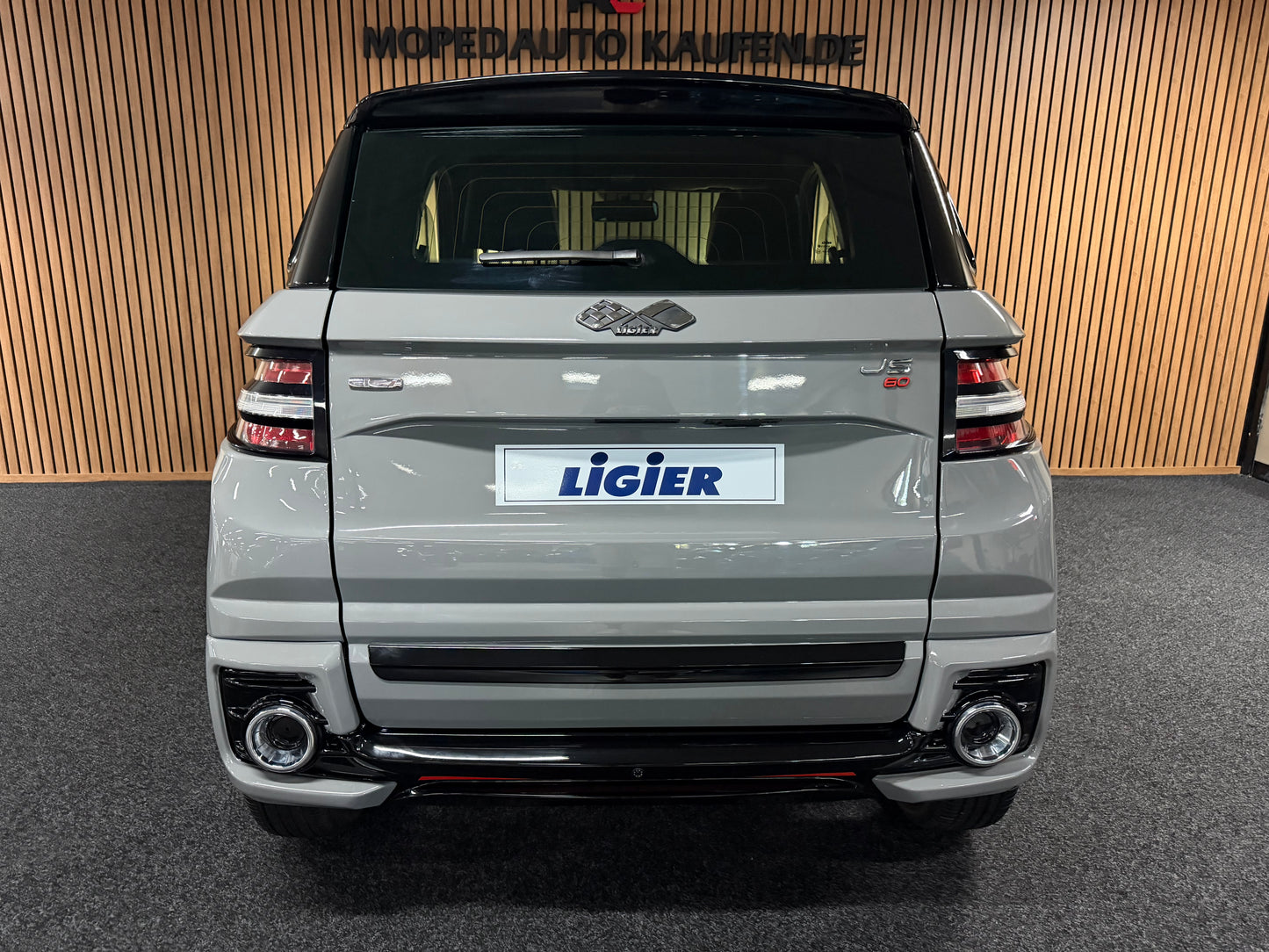 Ligier JS60 Sport Ultimate | Nardo Grau | Servo | 8 PS leiser DCI motor | Rückfahrkamera | Apple Carplay/Android | 45 km/h | Innerhalb 250 KM Kostenlose Lieferung | Mopedauto | Leichtmobile