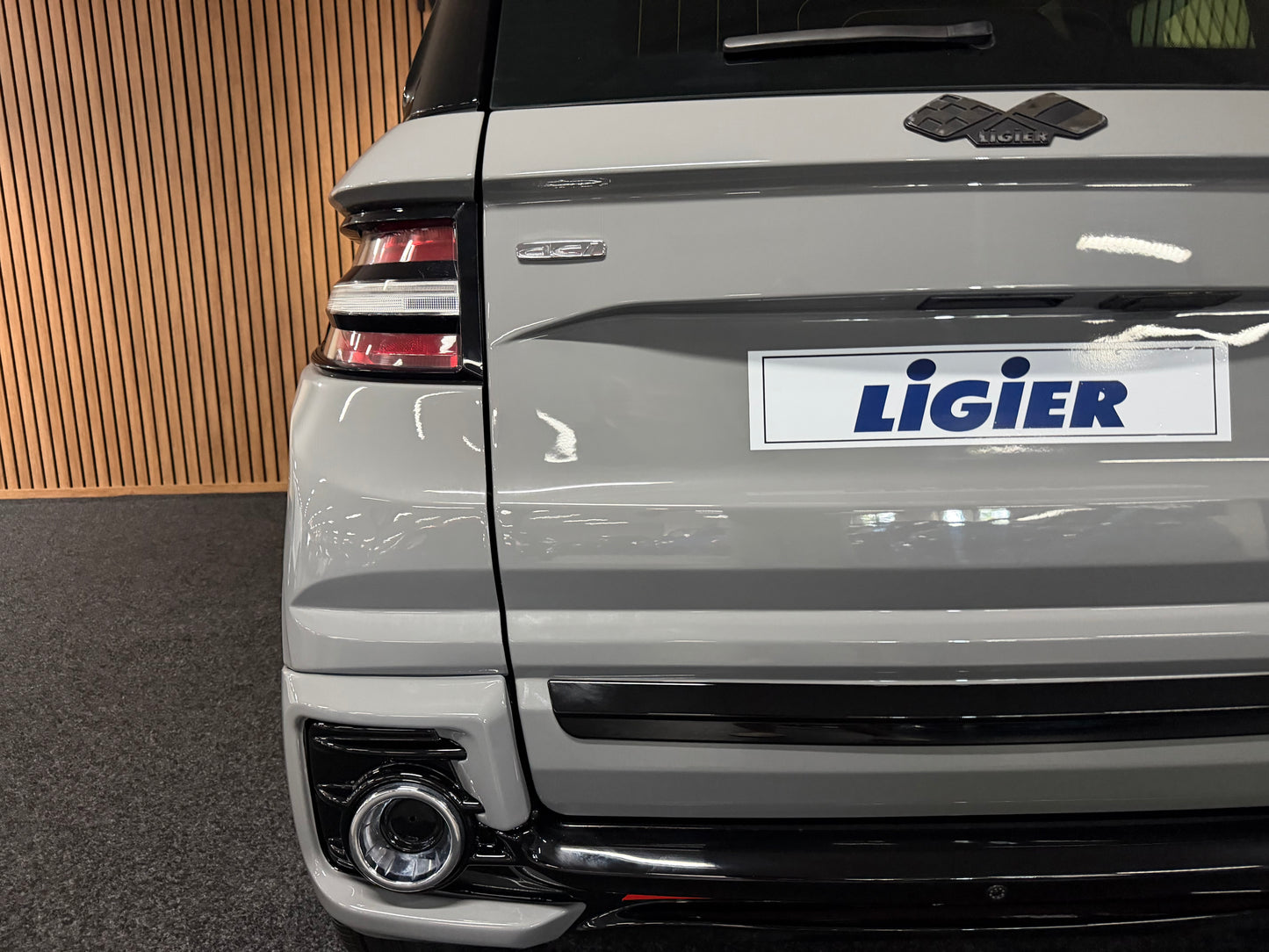 Ligier JS60 Sport Ultimate | Nardo Grau | Servo | 8 PS leiser DCI motor | Rückfahrkamera | Apple Carplay/Android | 45 km/h | Innerhalb 250 KM Kostenlose Lieferung | Mopedauto | Leichtmobile