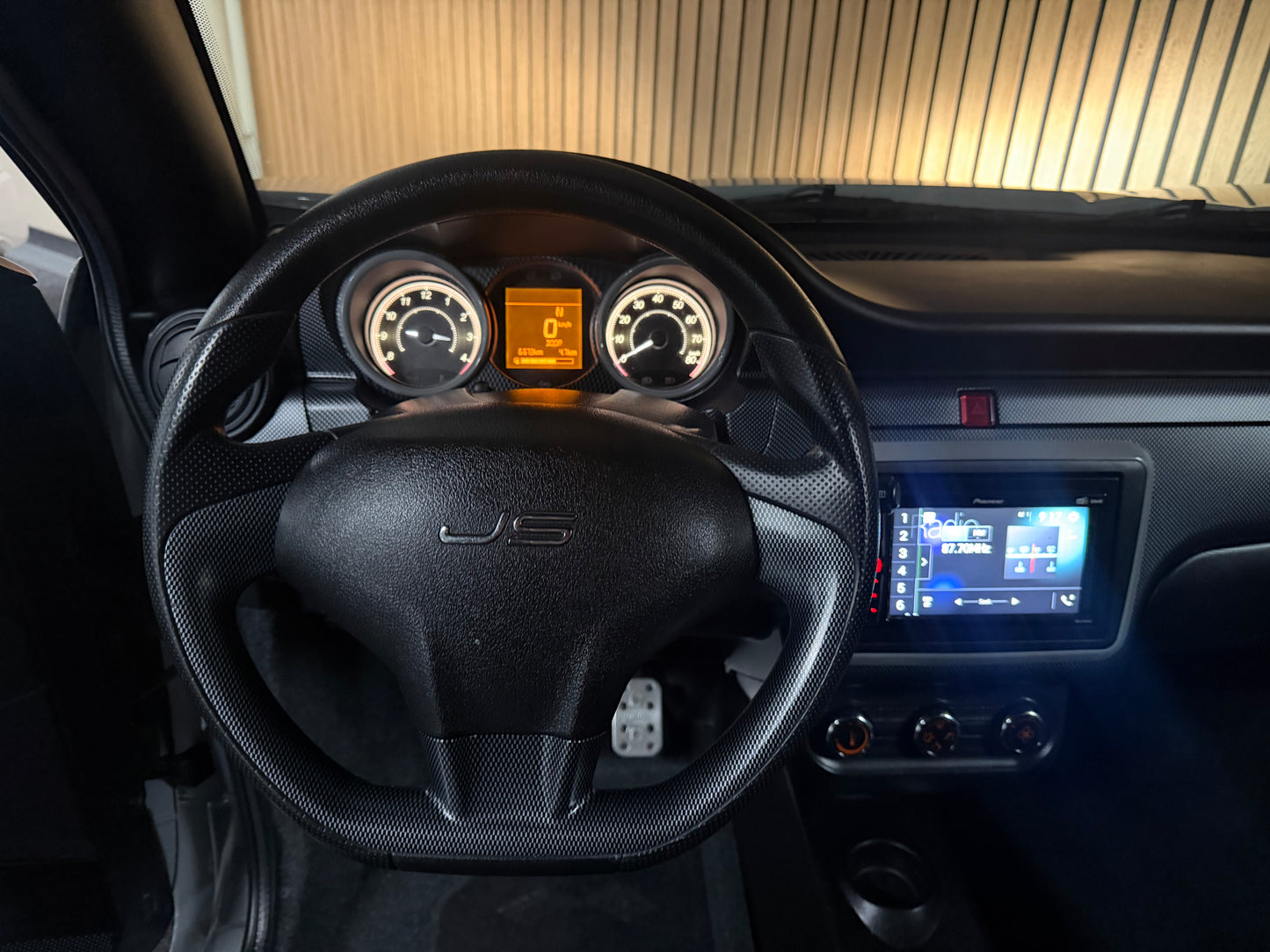 Ligier JS60 Sport Ultimate | Nardo Grau | Servo | 8 PS leiser DCI motor | Rückfahrkamera | Apple Carplay/Android | 45 km/h | Innerhalb 250 KM Kostenlose Lieferung | Mopedauto | Leichtmobile
