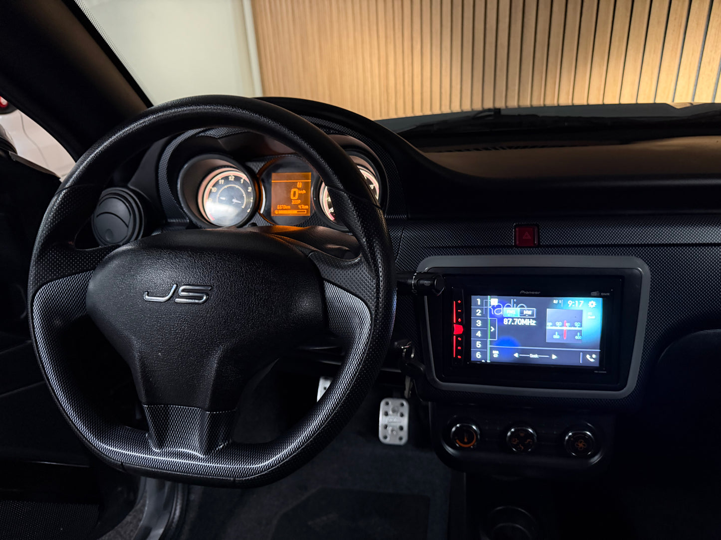 Ligier JS60 Sport Ultimate | Nardo Grau | Servo | 8 PS leiser DCI motor | Rückfahrkamera | Apple Carplay/Android | 45 km/h | Innerhalb 250 KM Kostenlose Lieferung | Mopedauto | Leichtmobile