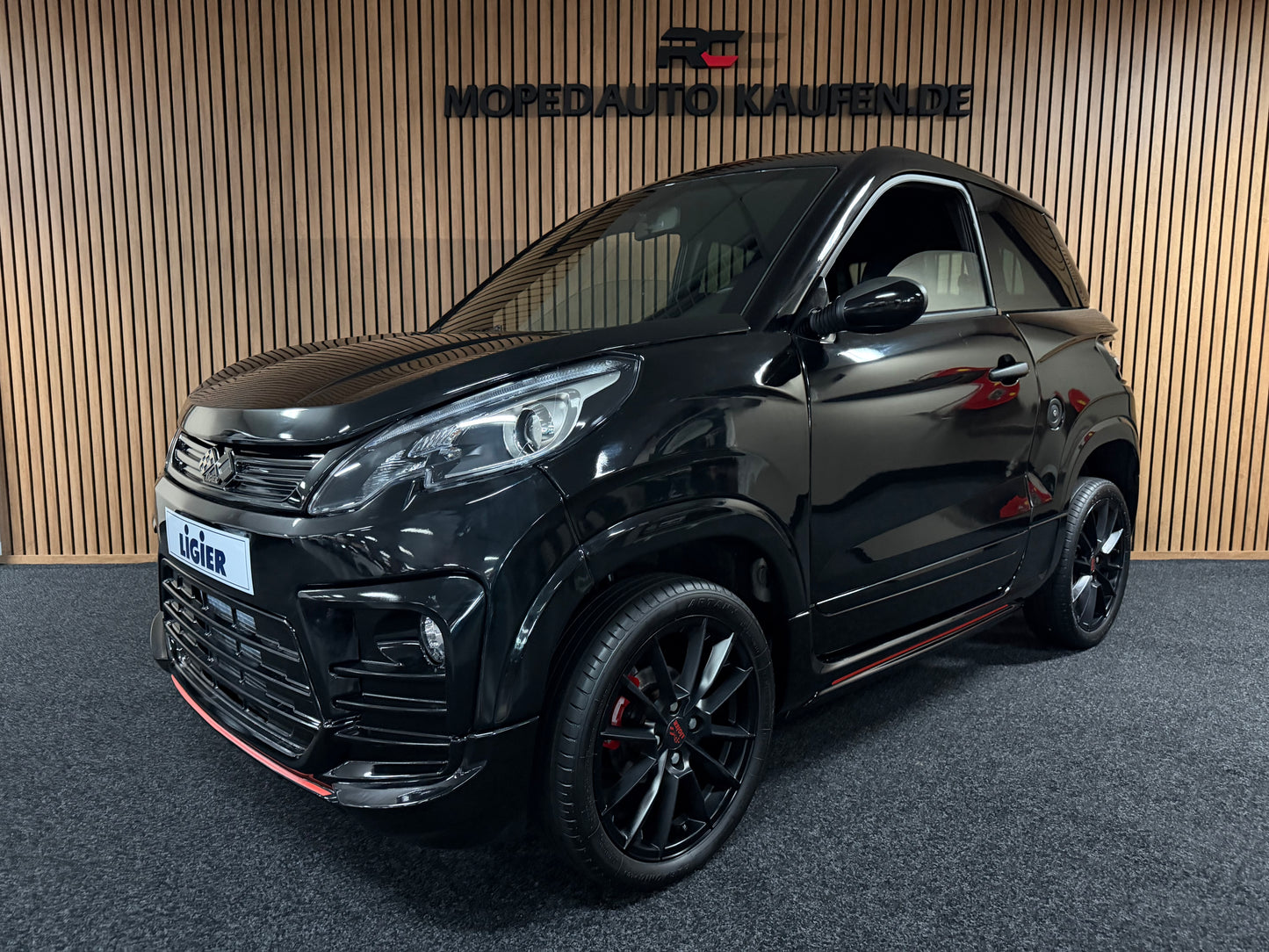 Ligier JS60 Sport Ultimate | KLIMA | Servo | 8 PS leiser DCI Motor | Apple Carplay/Android | 45 km/h | Innerhalb 250 KM Kostenlose Lieferung | Mopedauto | Leichtmobile